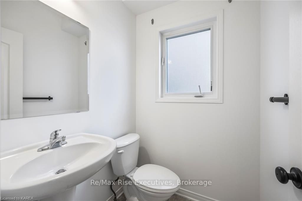 1653 Crimson Crescent Property Photo 13