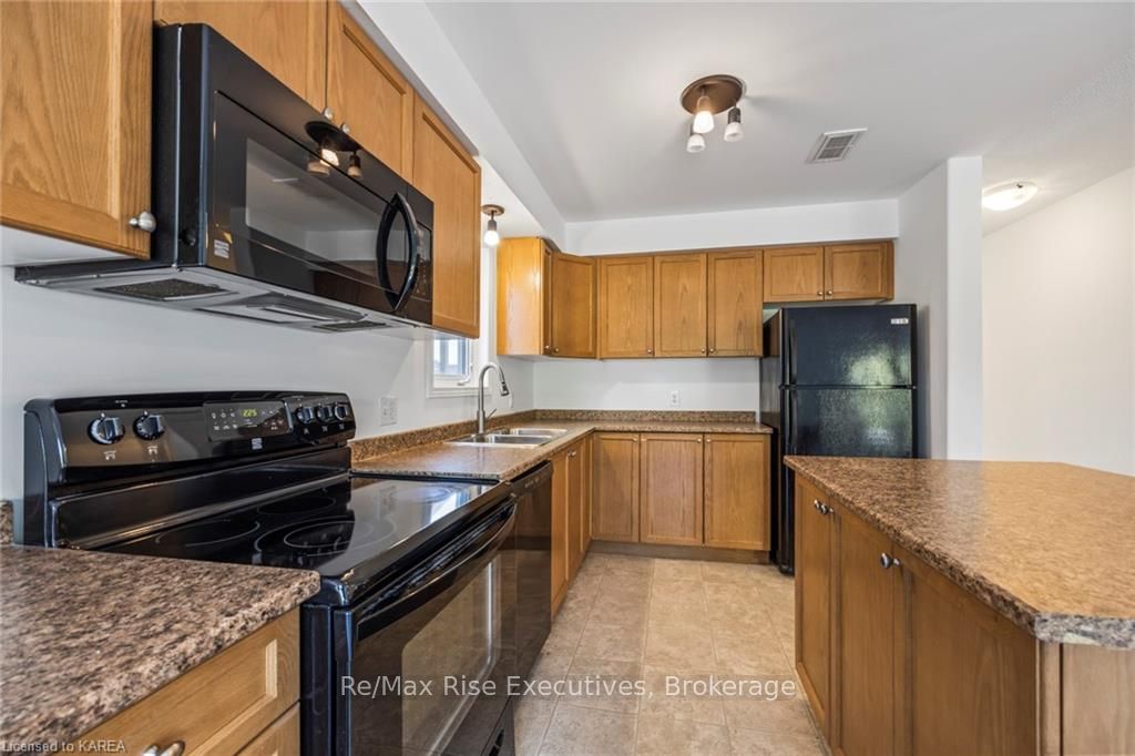 1653 Crimson Crescent Property Photo 15