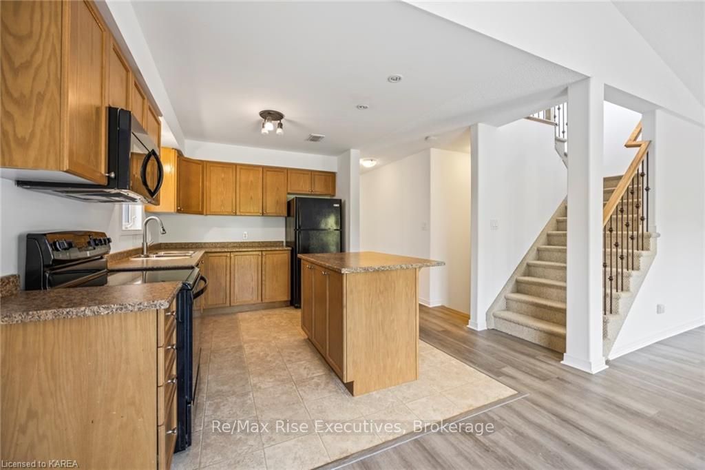 1653 Crimson Crescent Property Photo 16