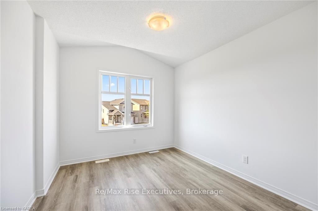 1653 Crimson Crescent Property Photo 28
