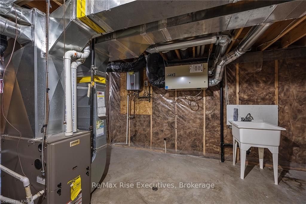 1653 Crimson Crescent Property Photo 38