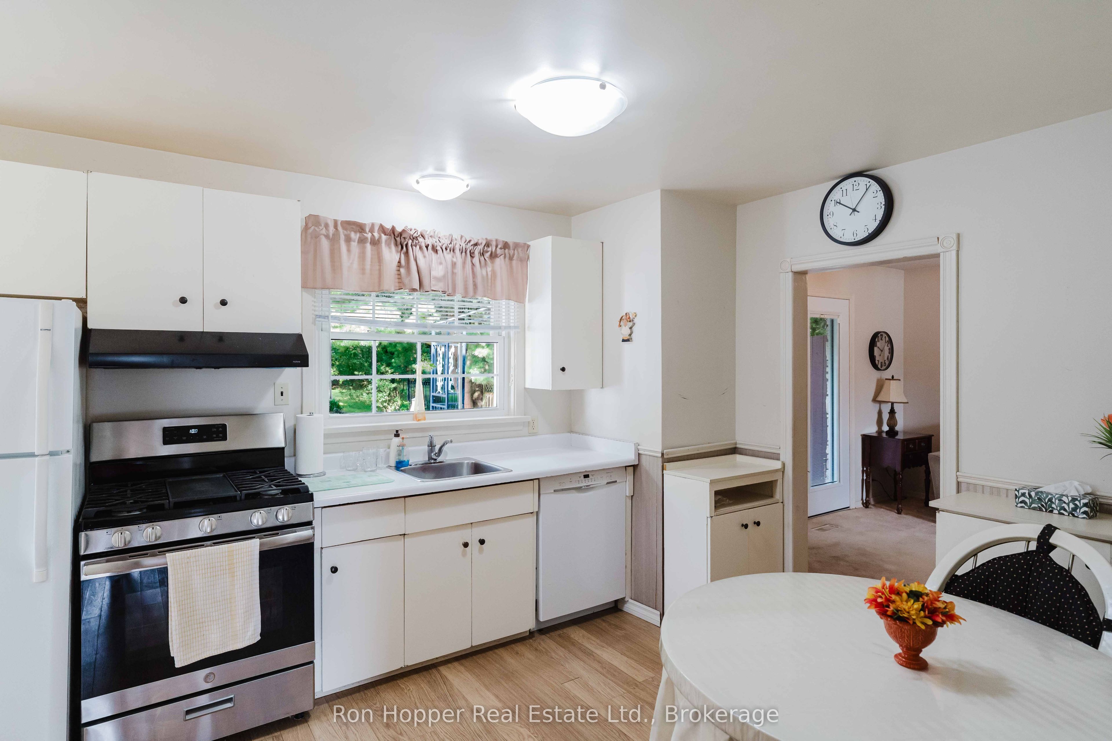 680 W 6th Avenue W Property Photo 16