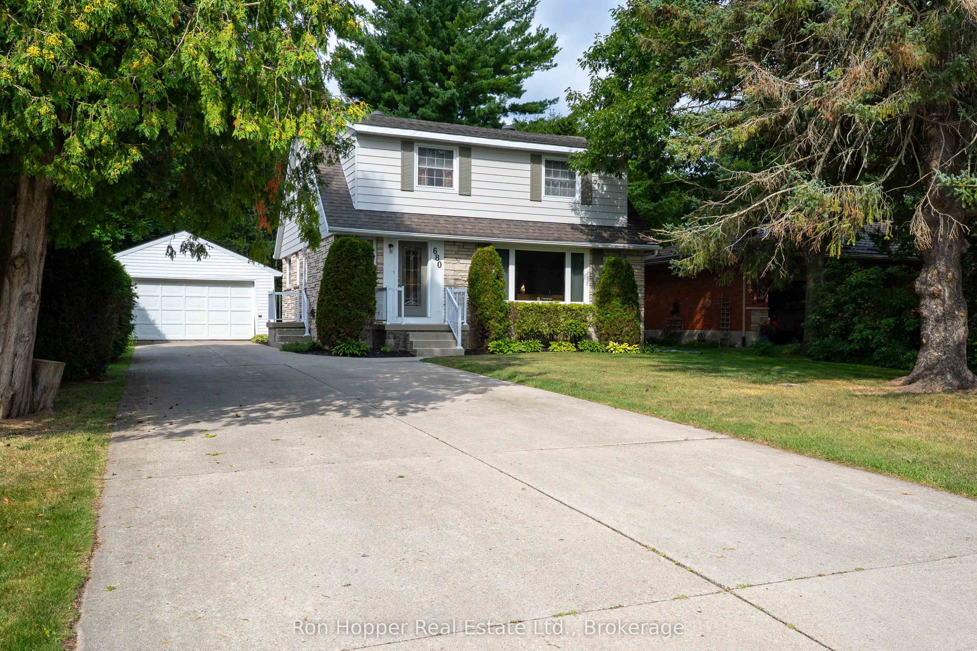 680 W 6th Avenue W Property Photo 34