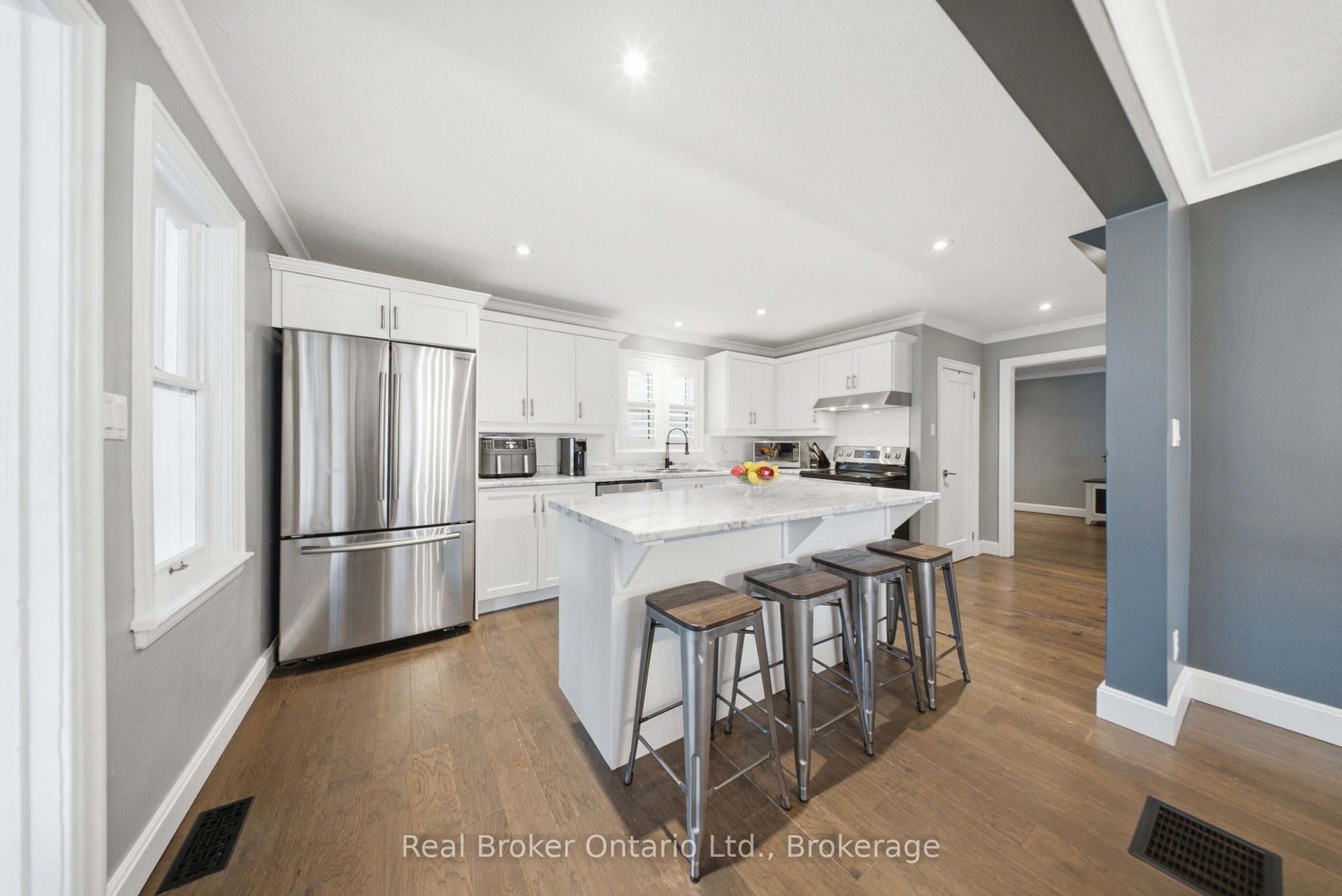 175 Grand River Avenue Property Photo 6