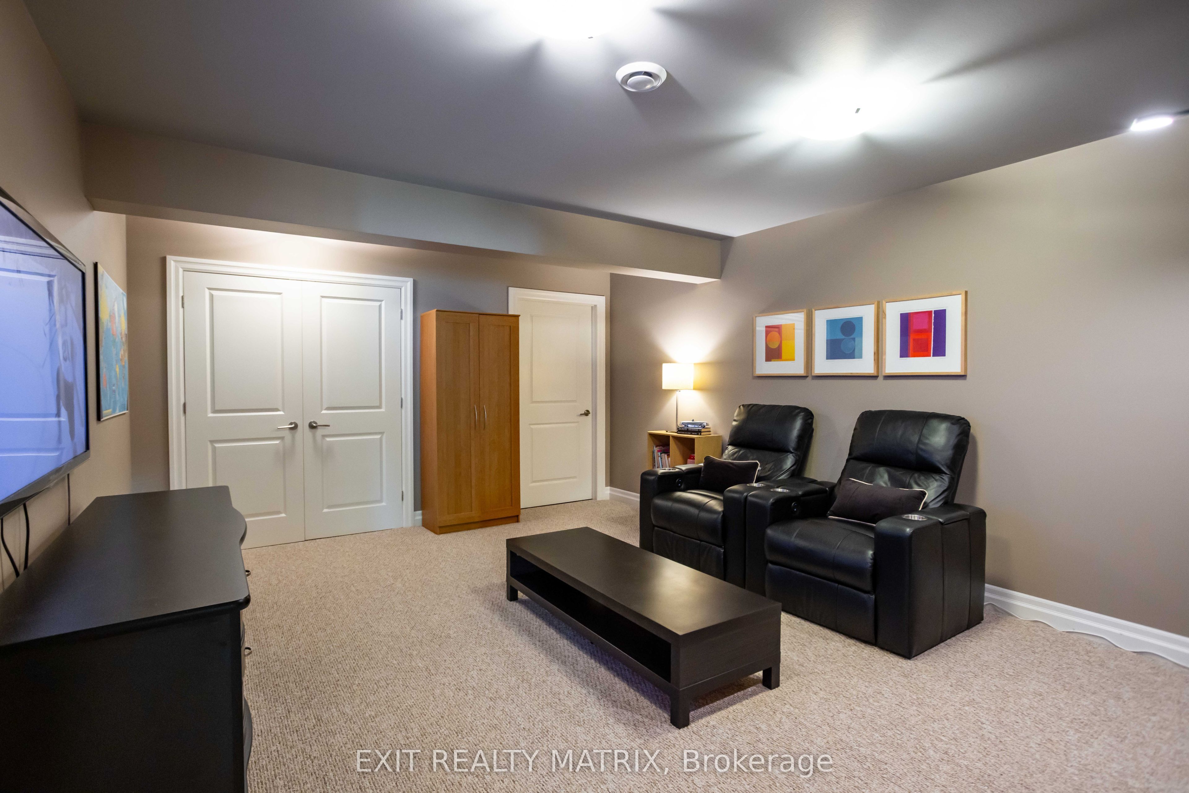 79 Radisson Drive Property Photo 40