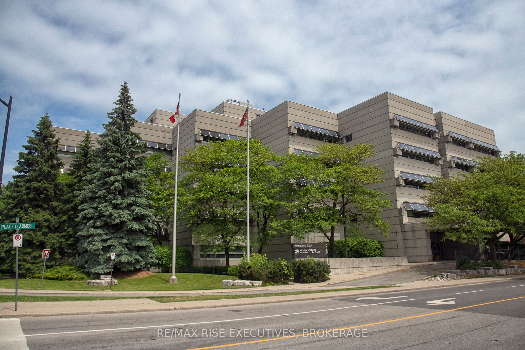 49 Place D' Armes 503 Property Photo 4