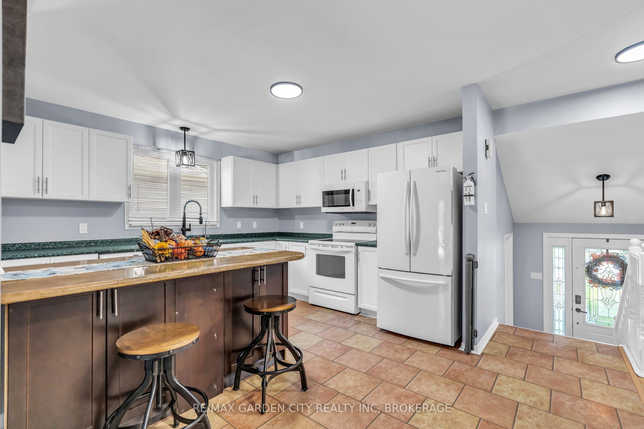80 Beckett Boulevard Property Photo 7
