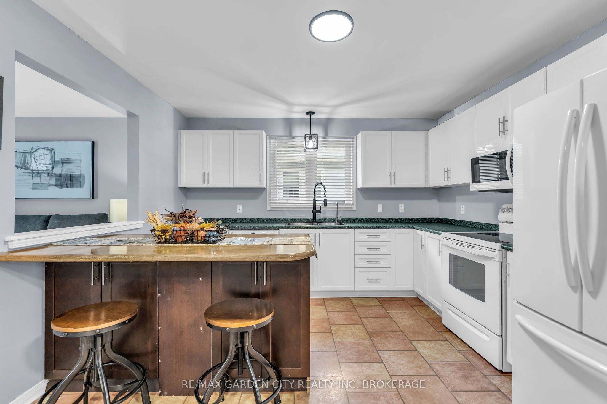 80 Beckett Boulevard Property Photo 8