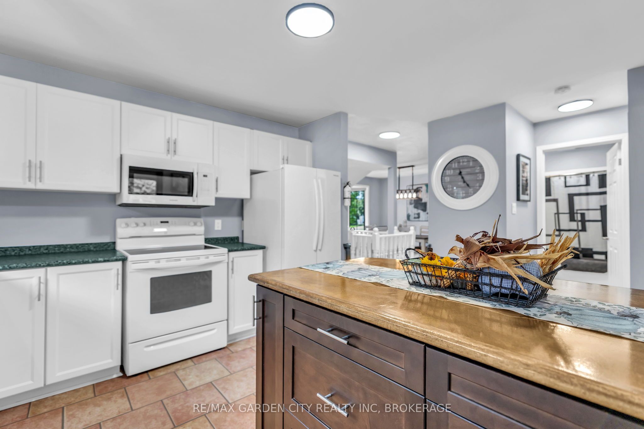 80 Beckett Boulevard Property Photo 9
