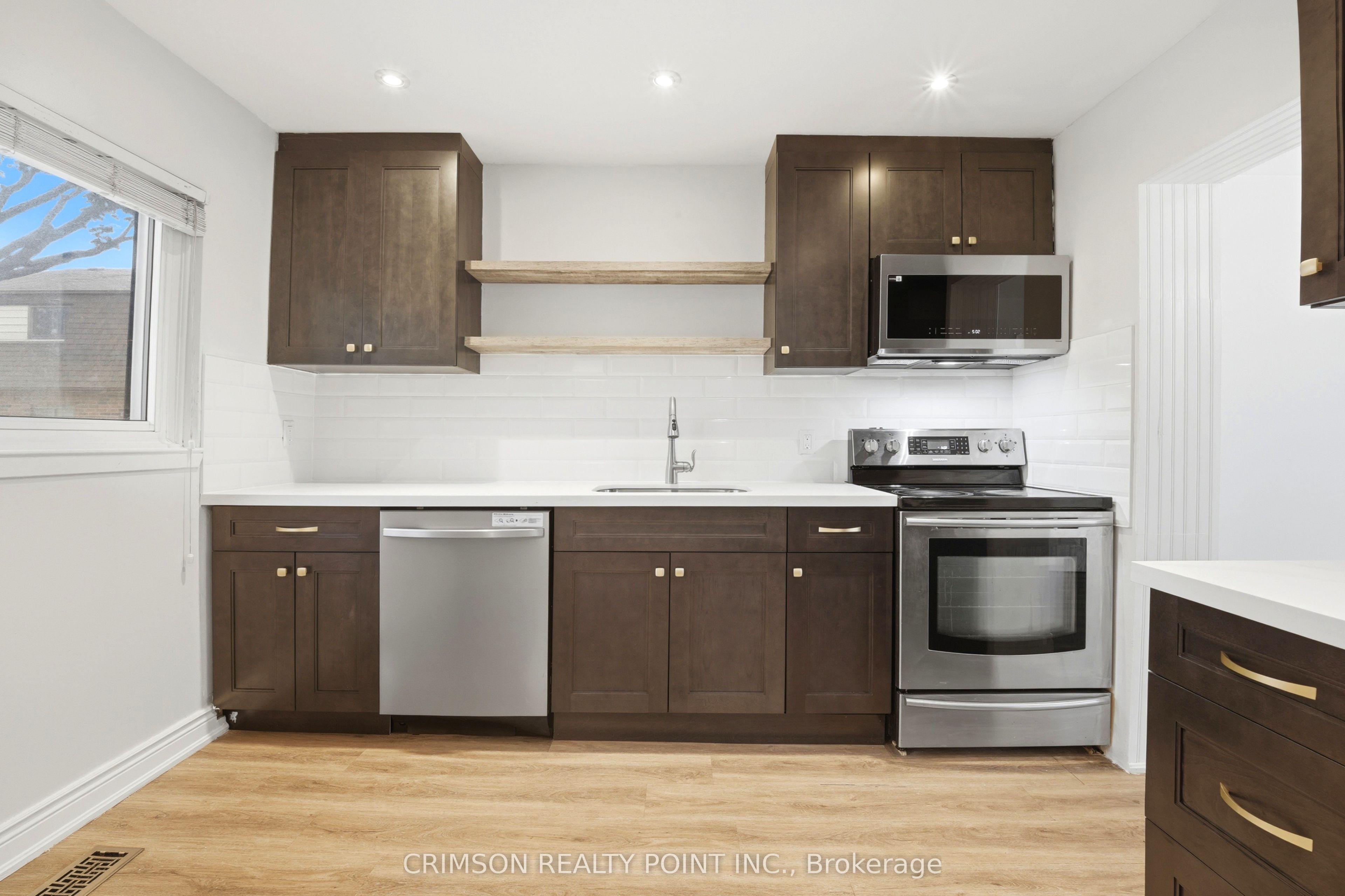 1350 Garth Street 77 Property Photo 6