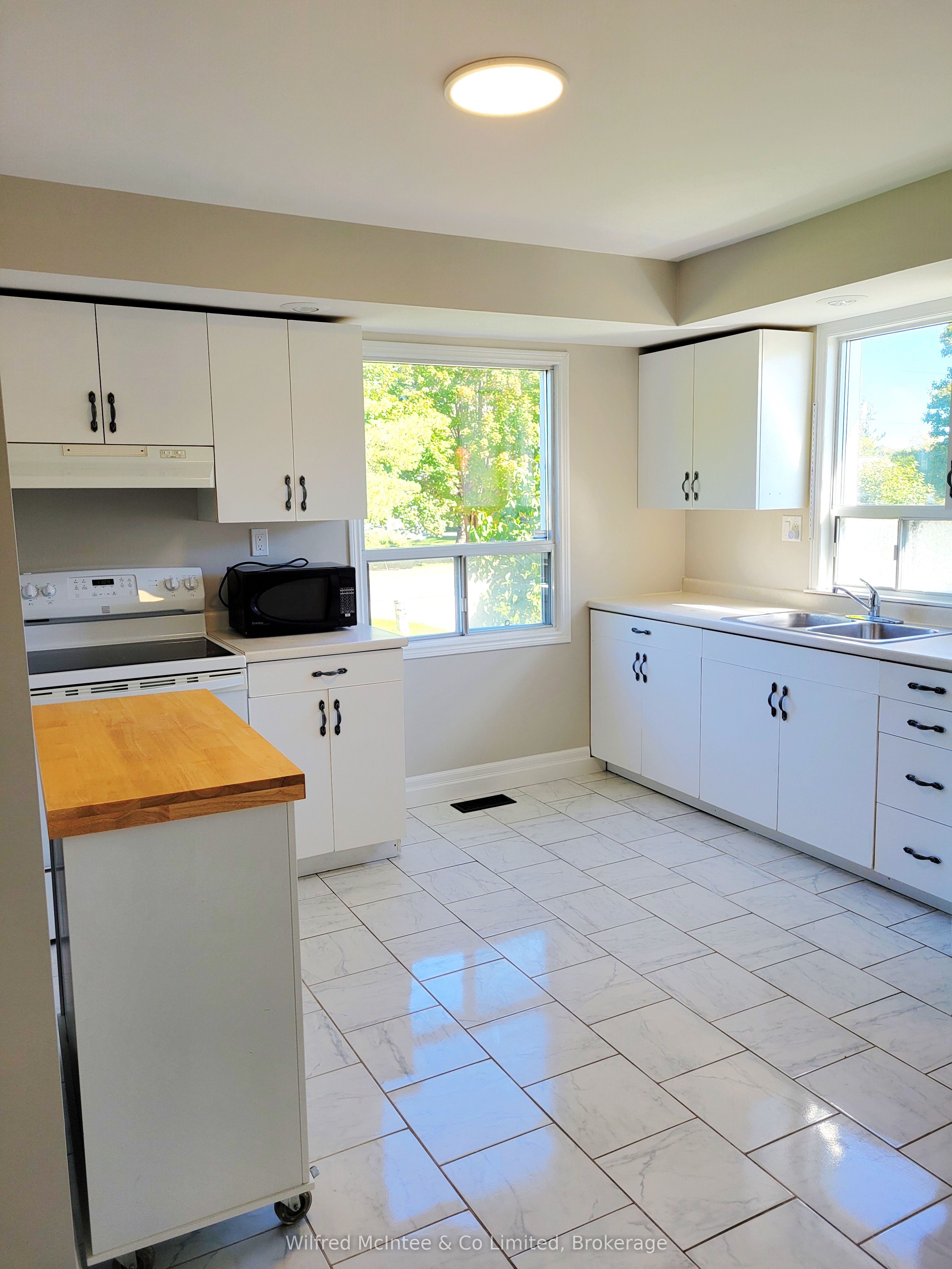 104 Meadows Drive Property Photo 6