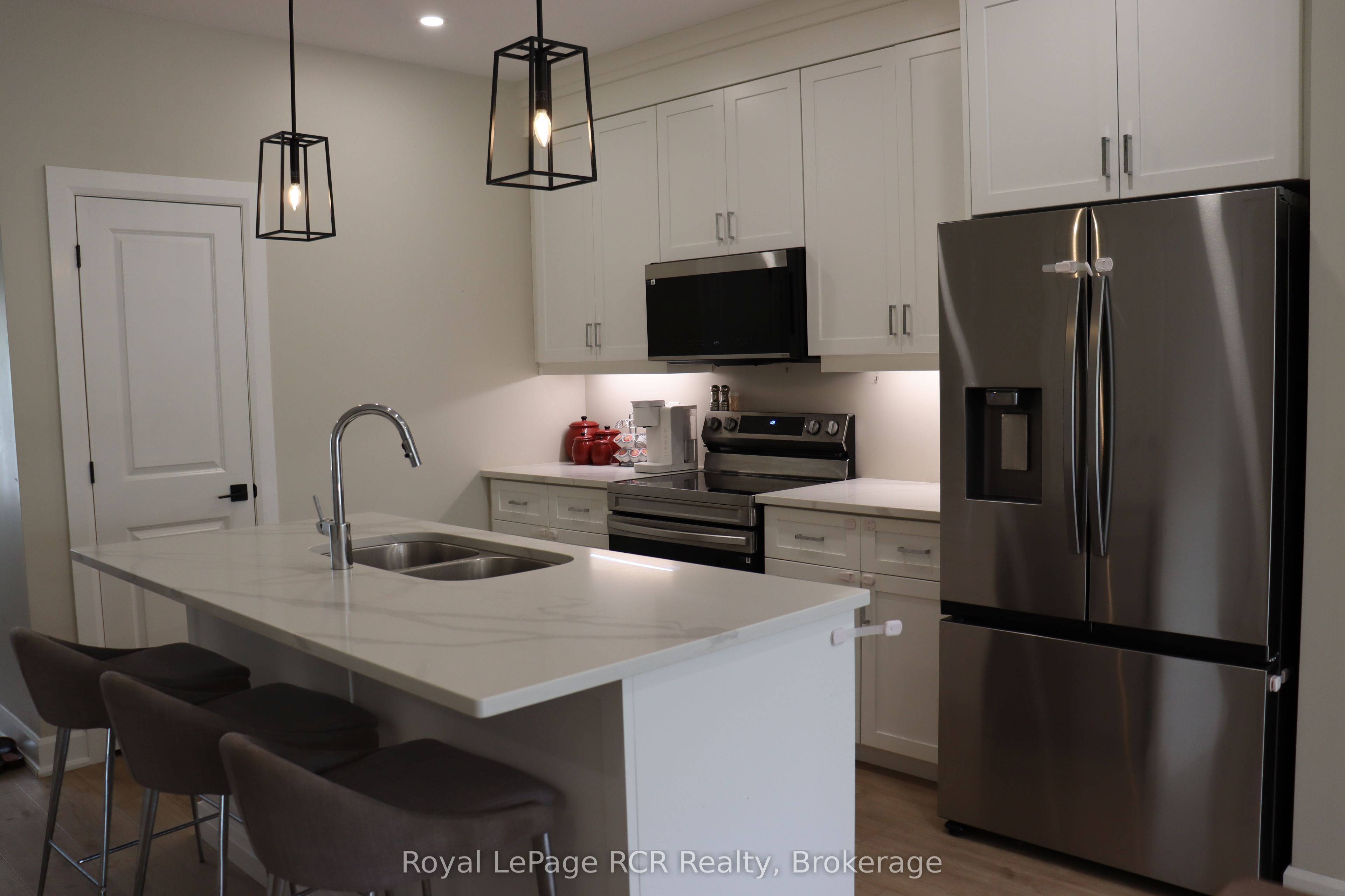 221130 Grey Road 9 Property Photo 2