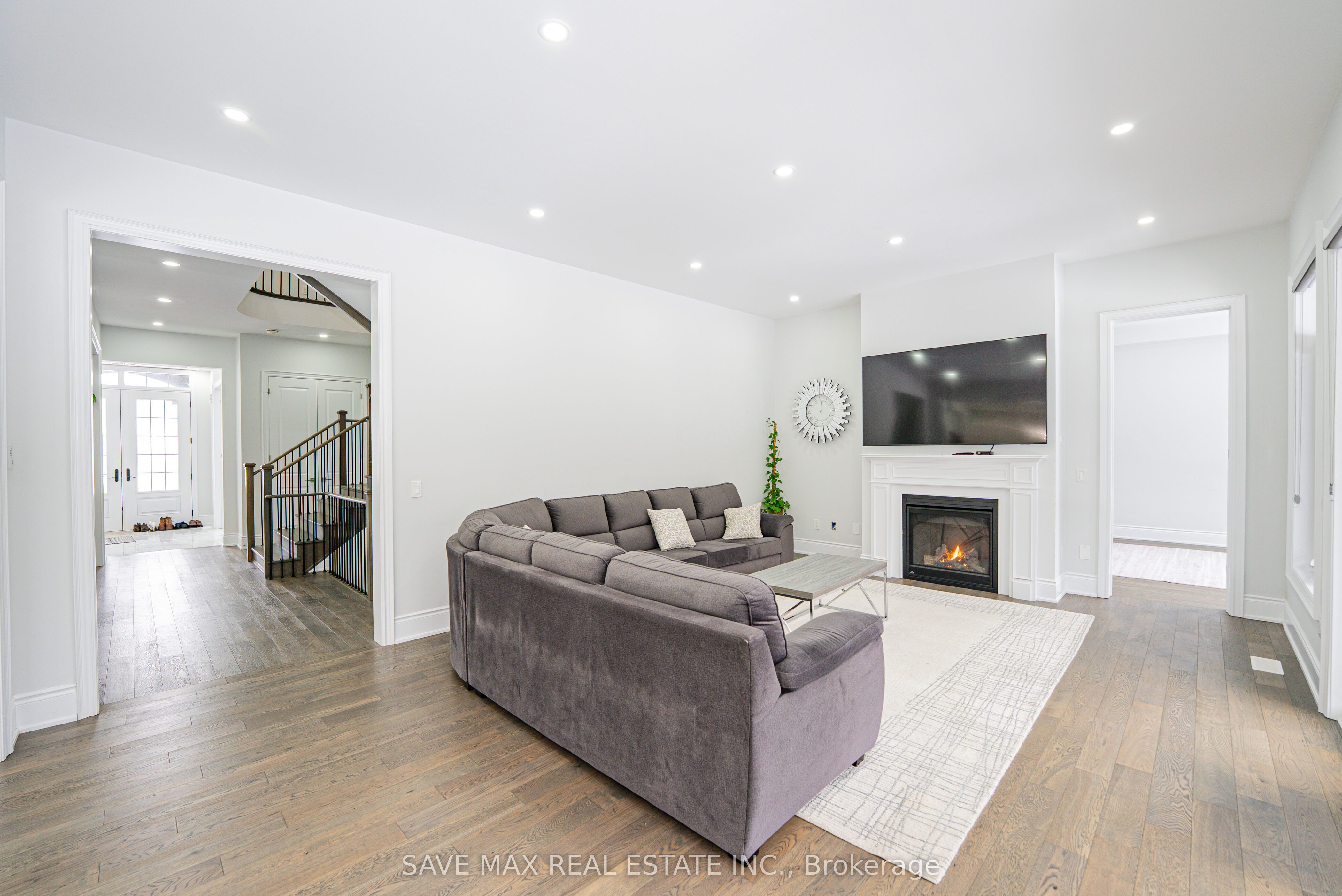 446 Woodsworth Terrace Property Photo 11