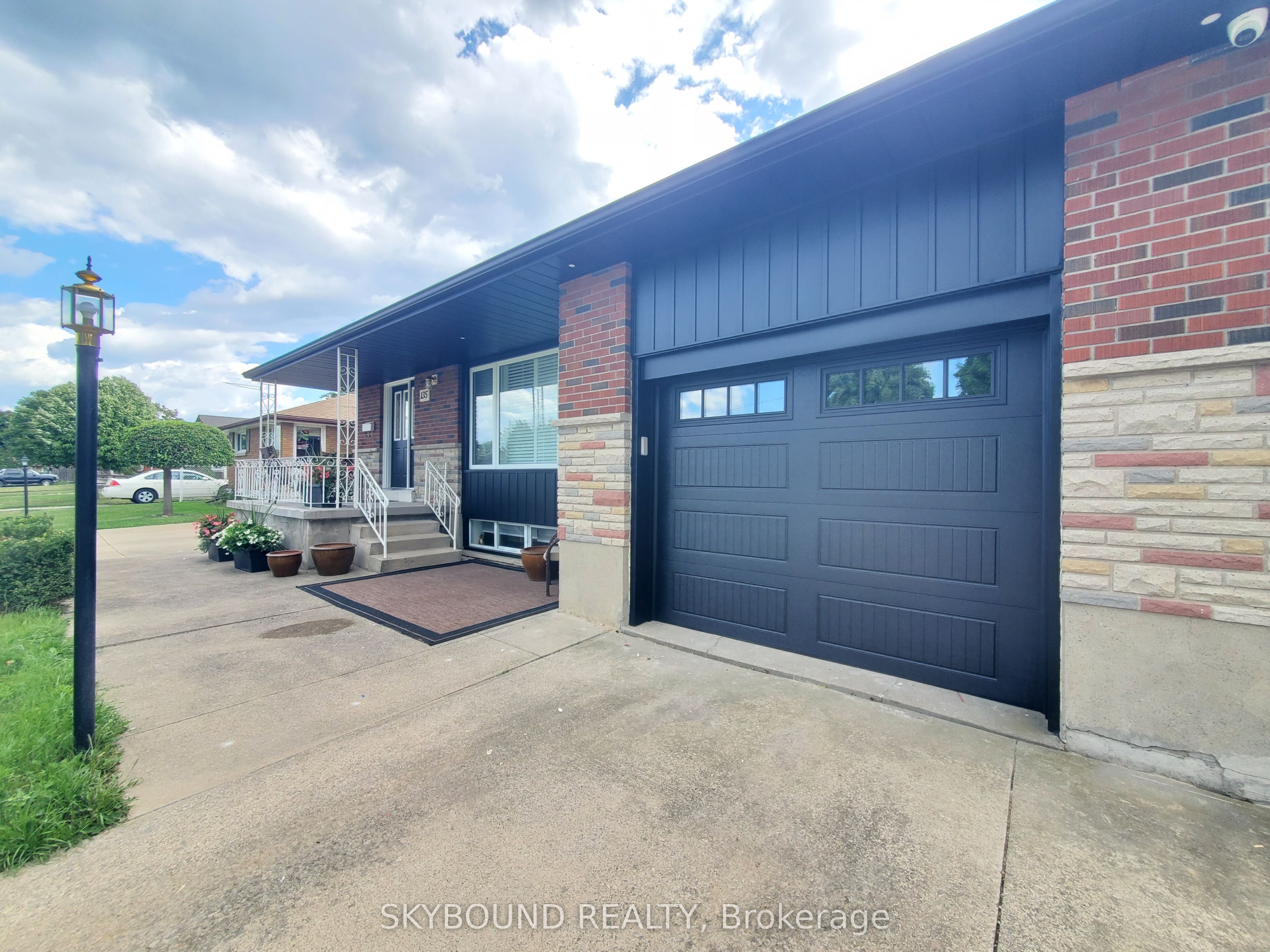 X13684660 Property Photo 2