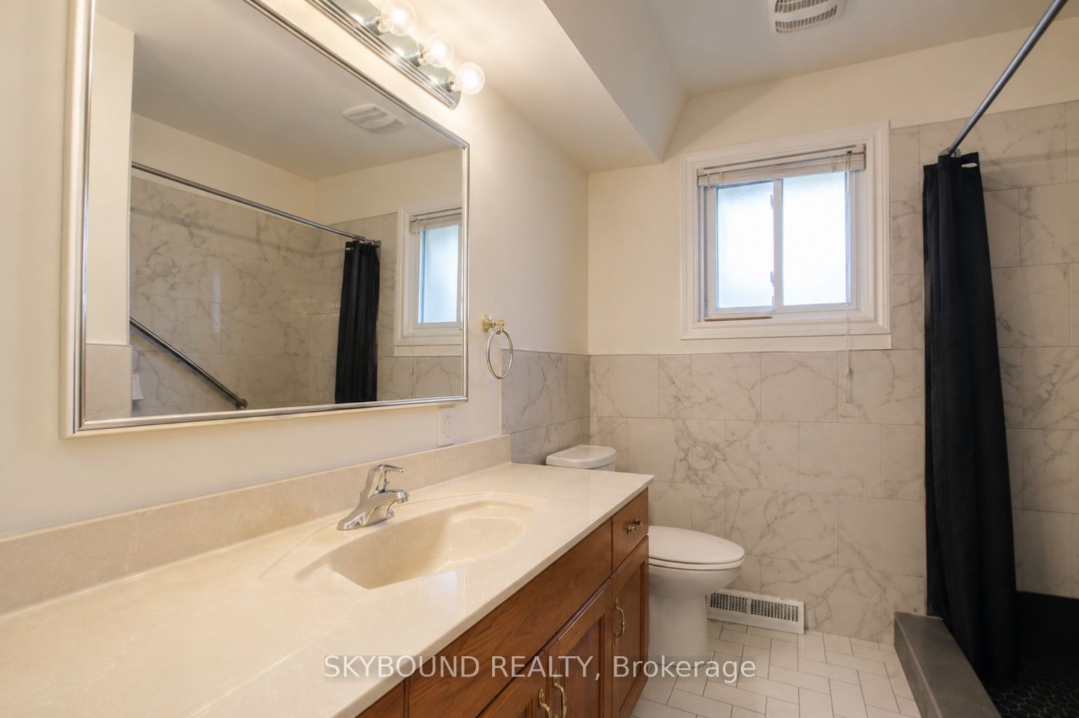 X13684660 Property Photo 9
