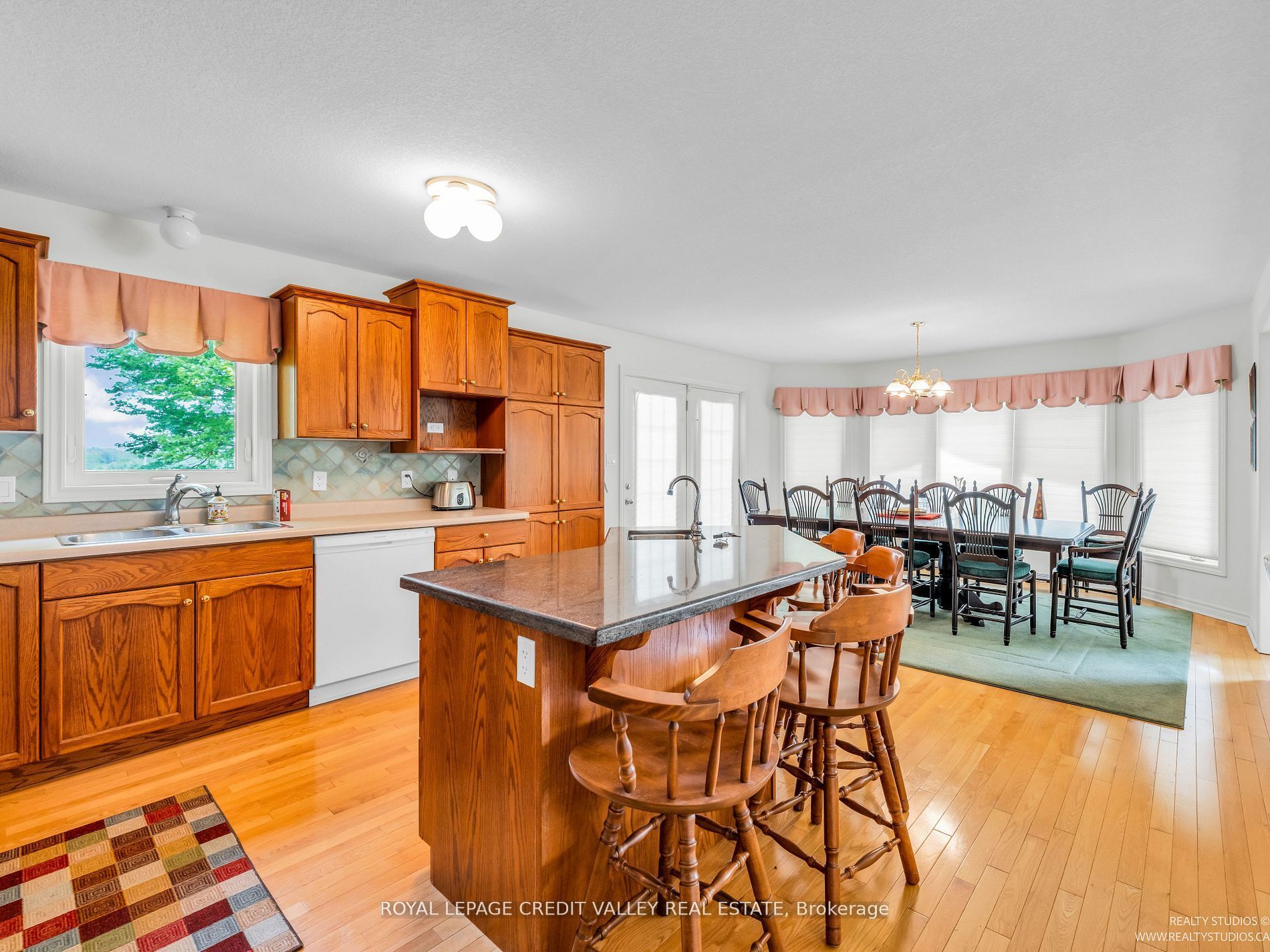 295146 8th Line W Property Photo 8