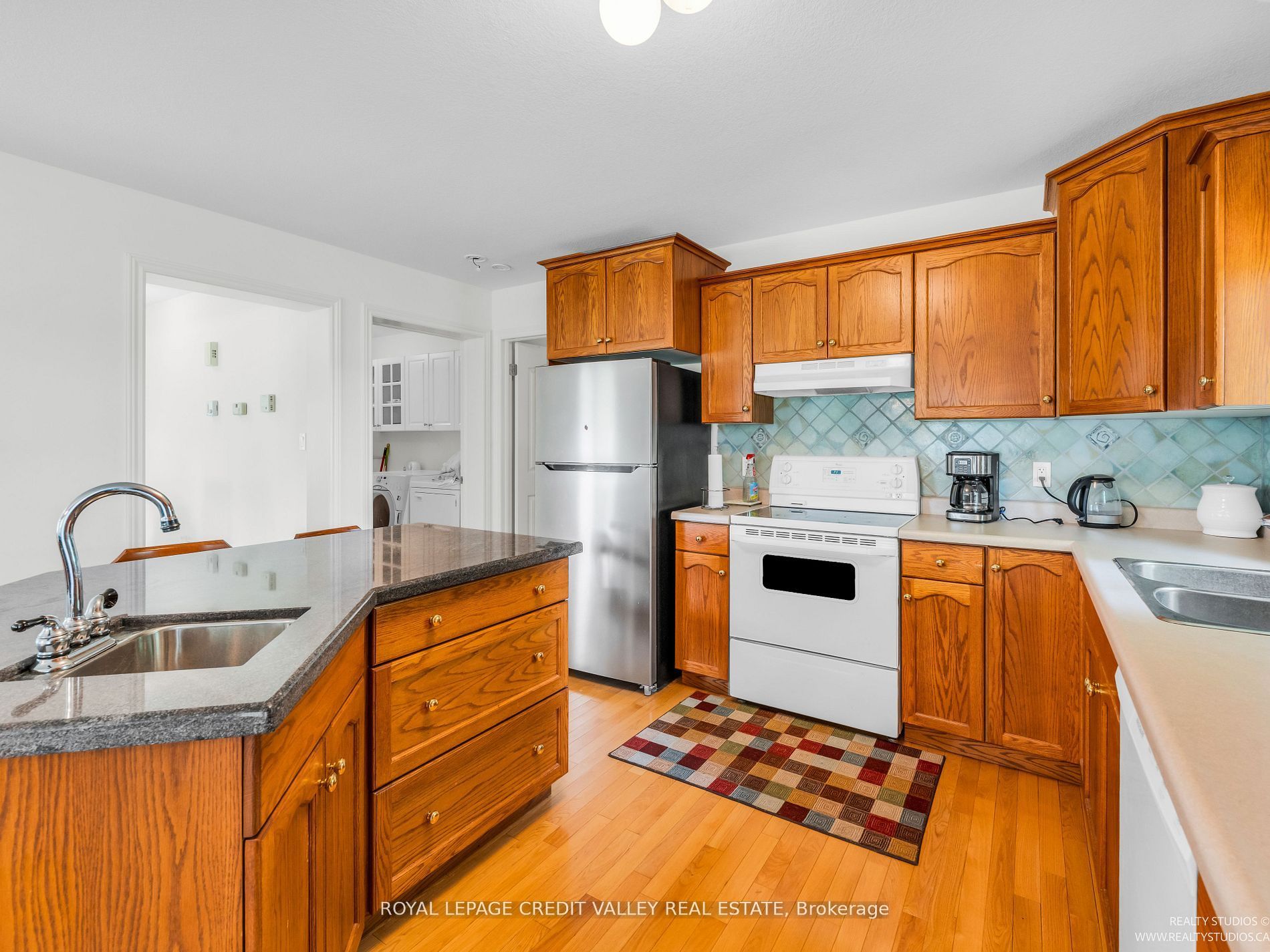 295146 8th Line W Property Photo 9