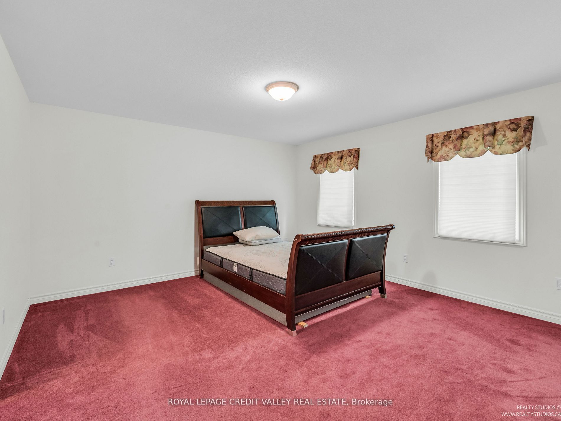 295146 8th Line W Property Photo 11