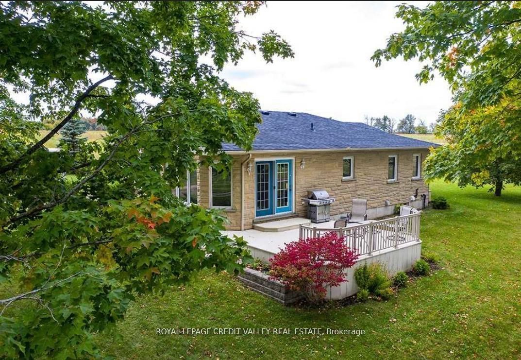 295146 8th Line W Property Photo 12