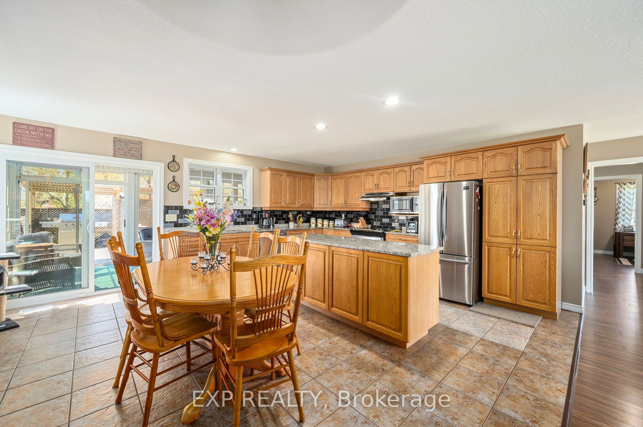20437 Melbourne Road Property Photo 6