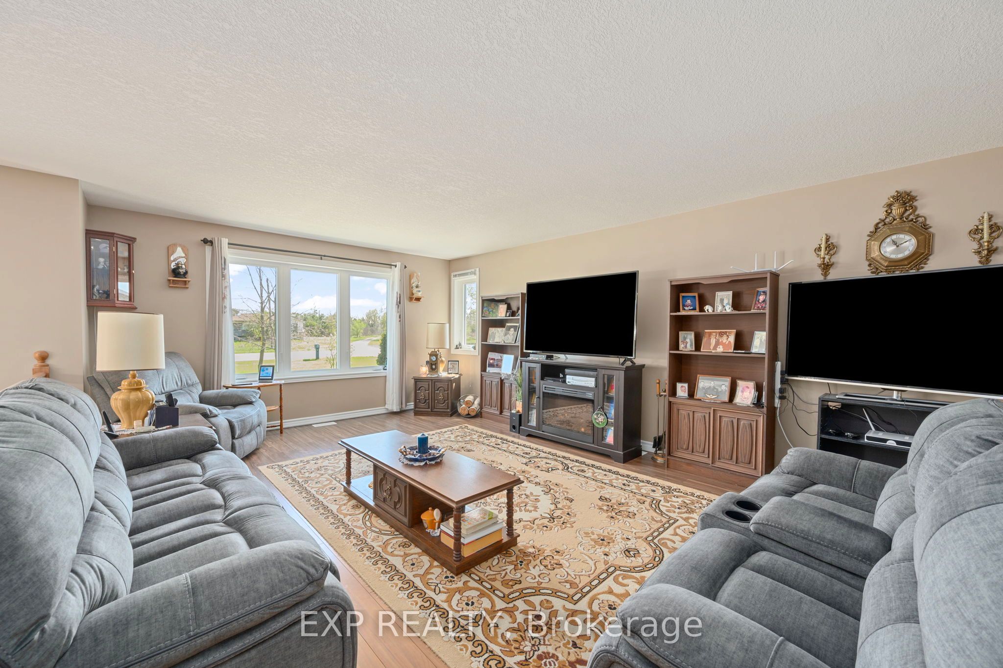 20437 Melbourne Road Property Photo 9