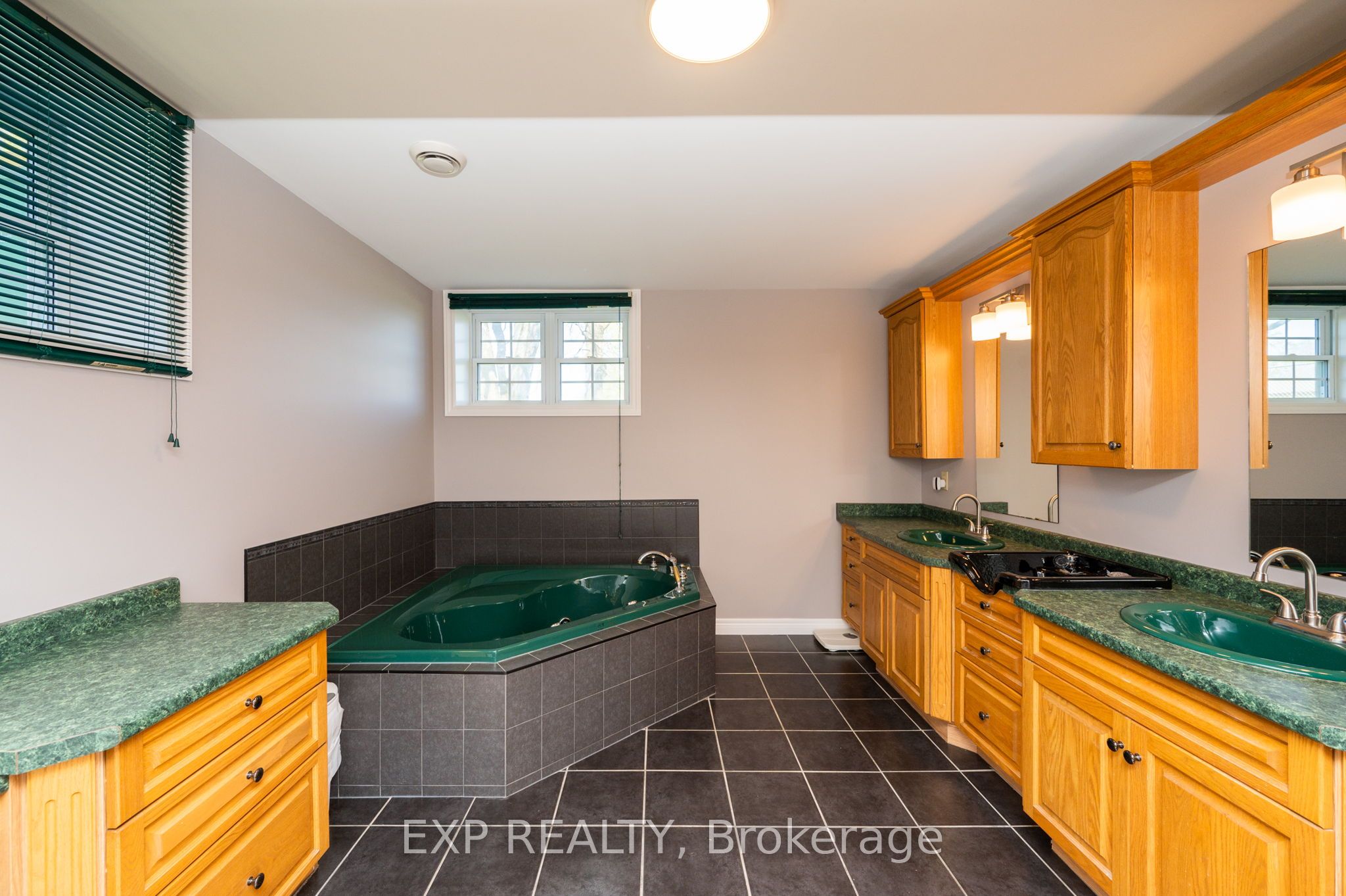20437 Melbourne Road Property Photo 21
