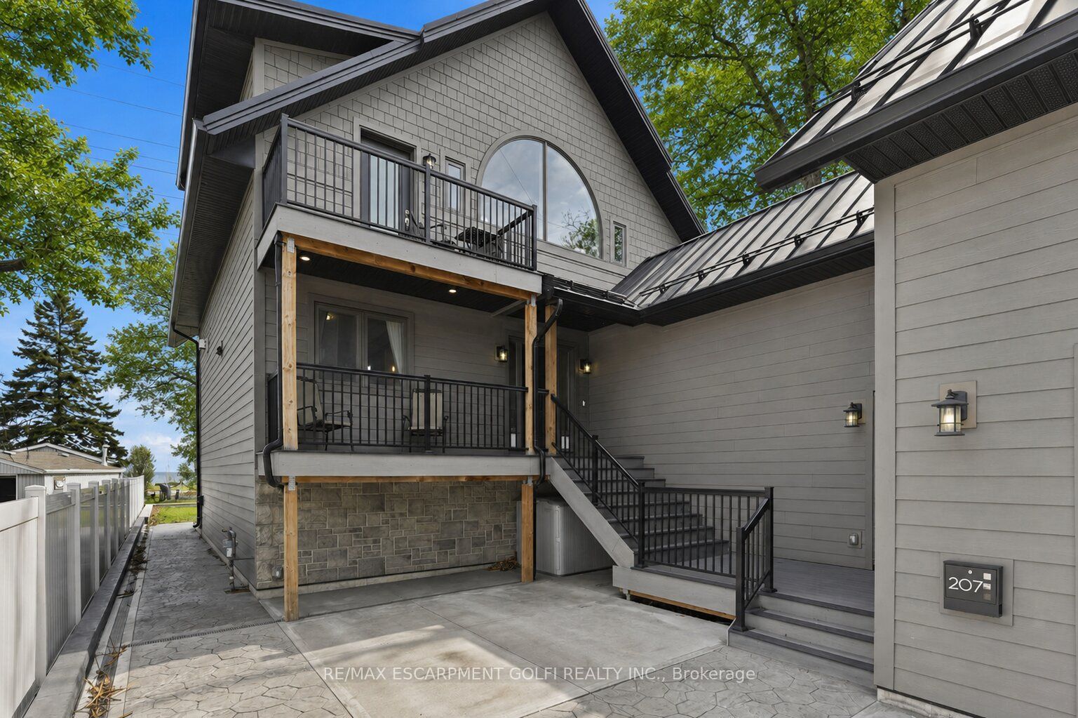 207 Beach Boulevard Property Photo 3