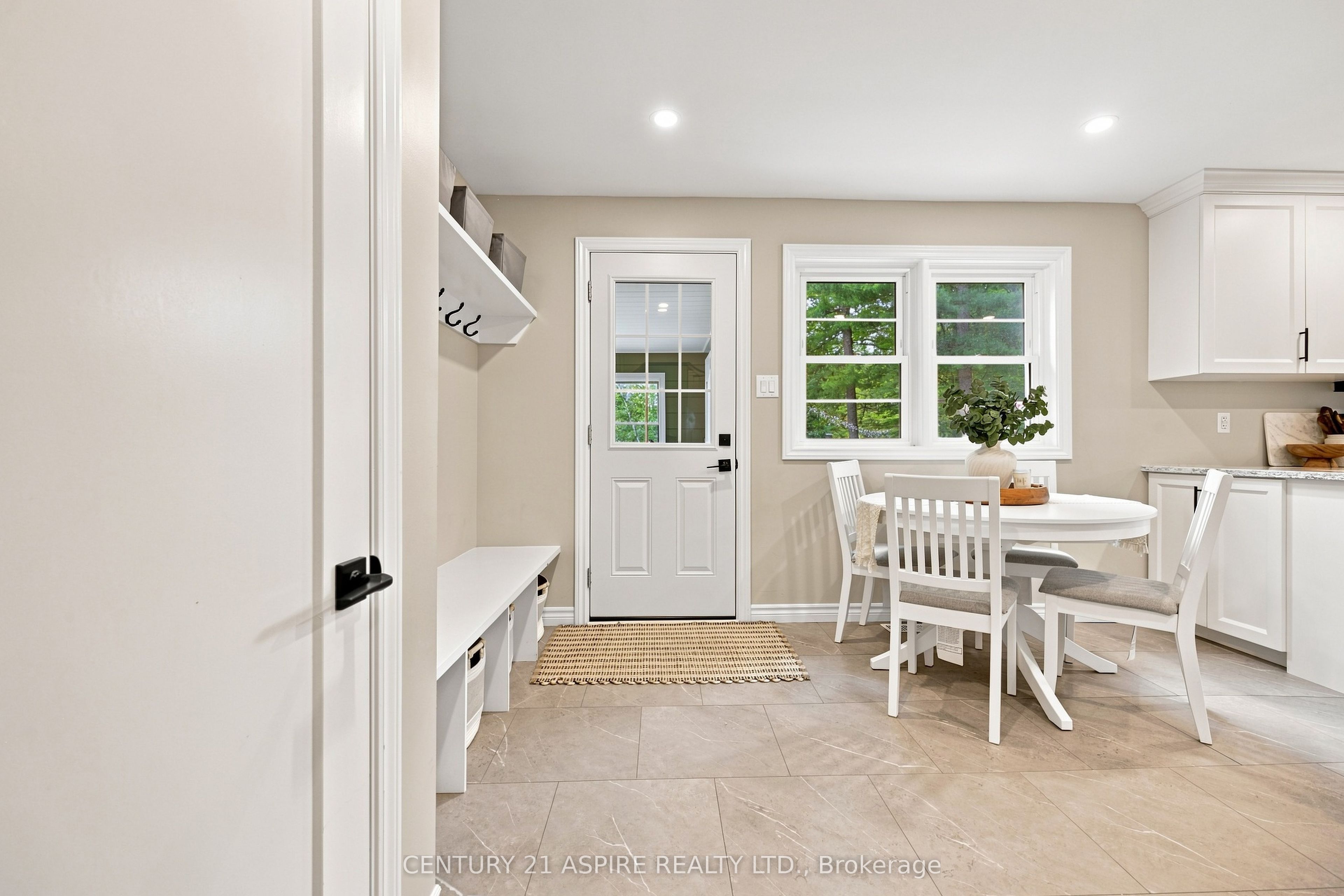 2583 B Line Road Property Photo 8