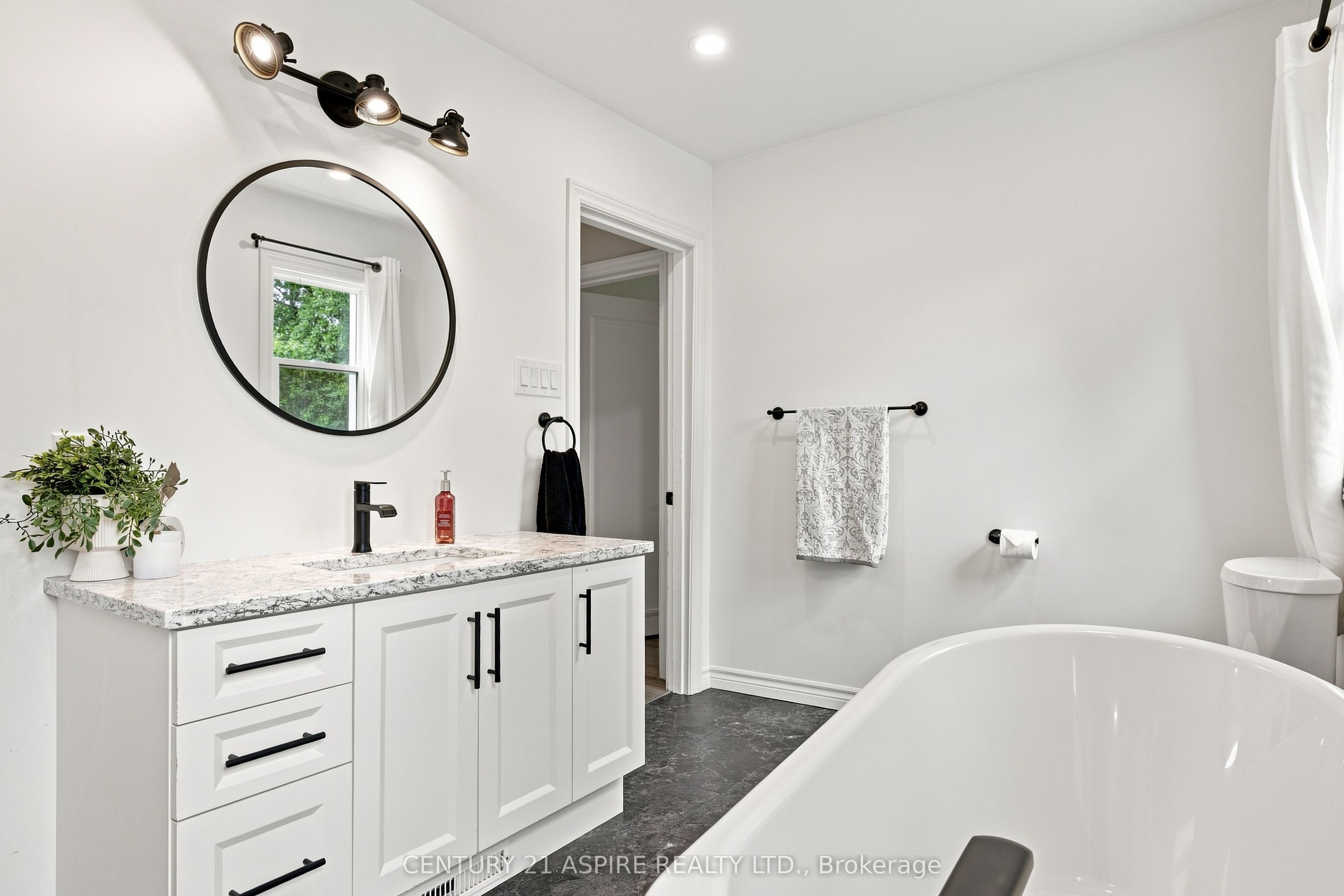 2583 B Line Road Property Photo 23