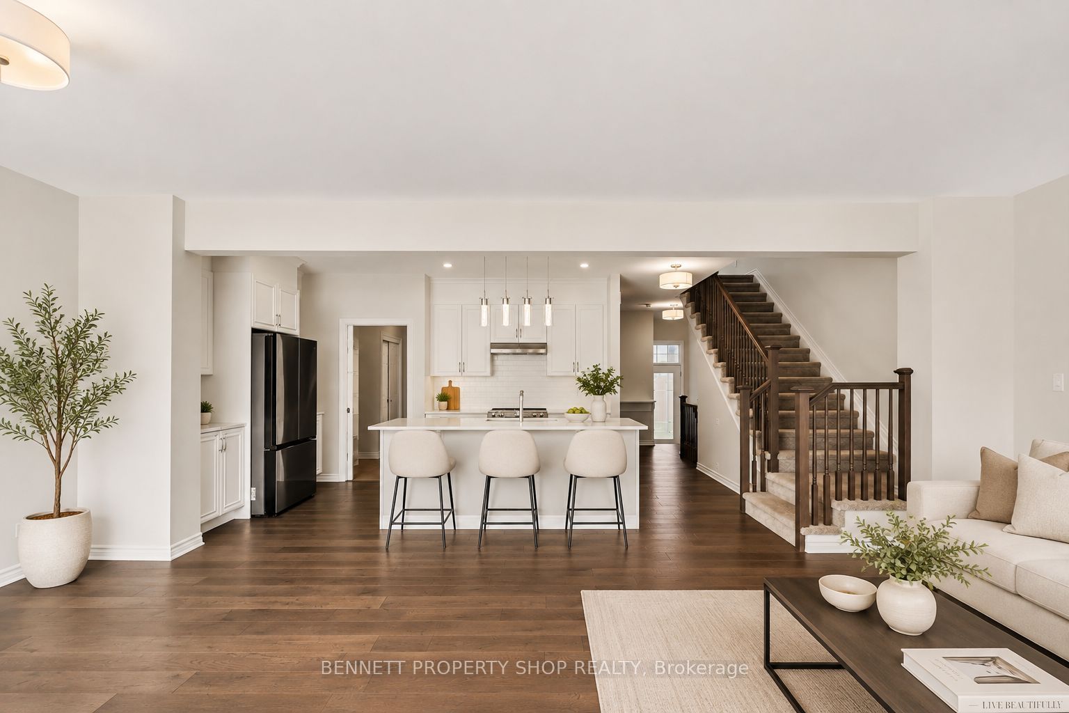 396 Ventoux Avenue Property Photo 4
