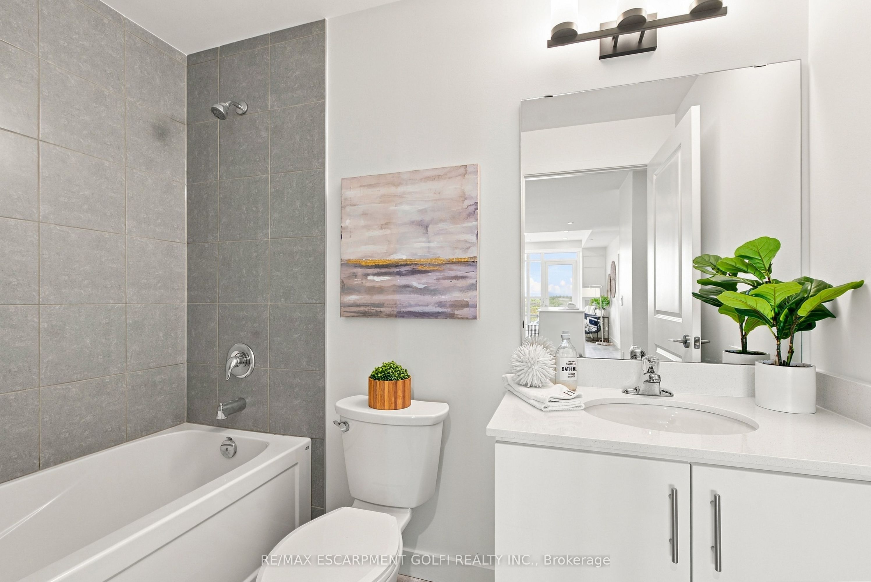 461 Green Road 921 Property Photo 16