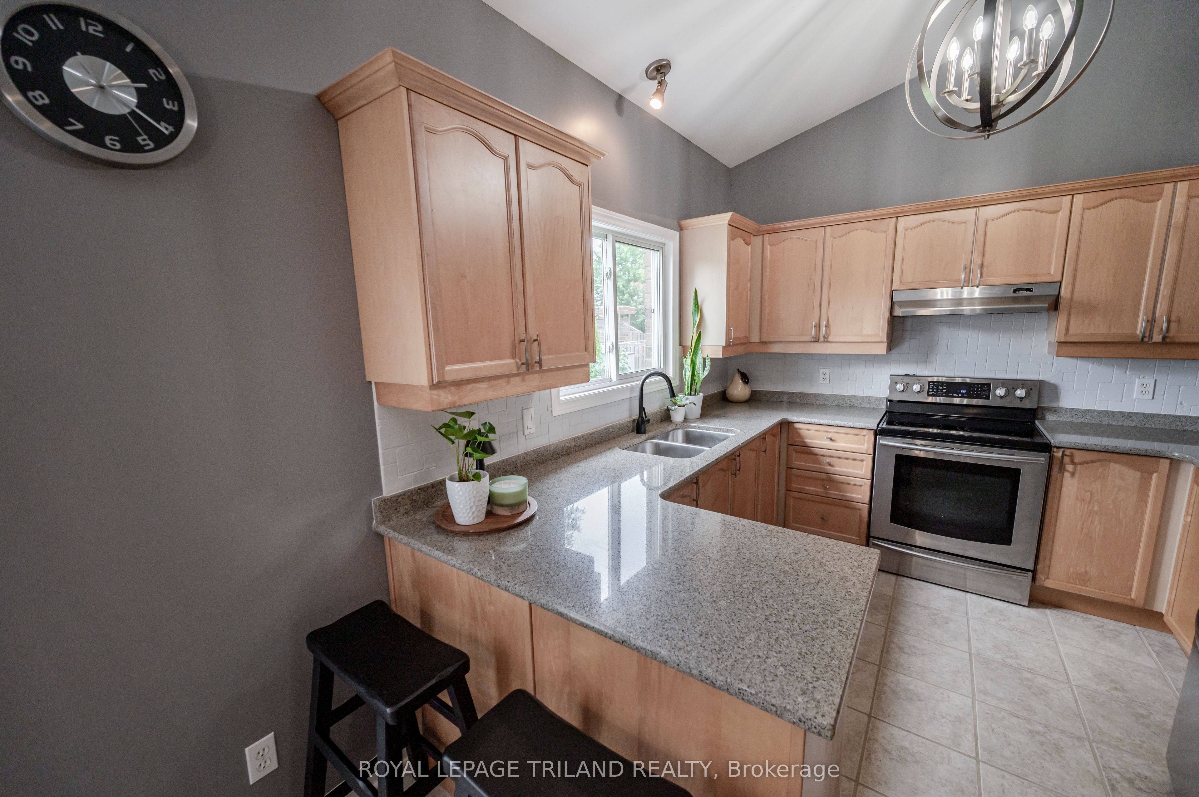 446 South Leaksdale Circle Property Photo 15