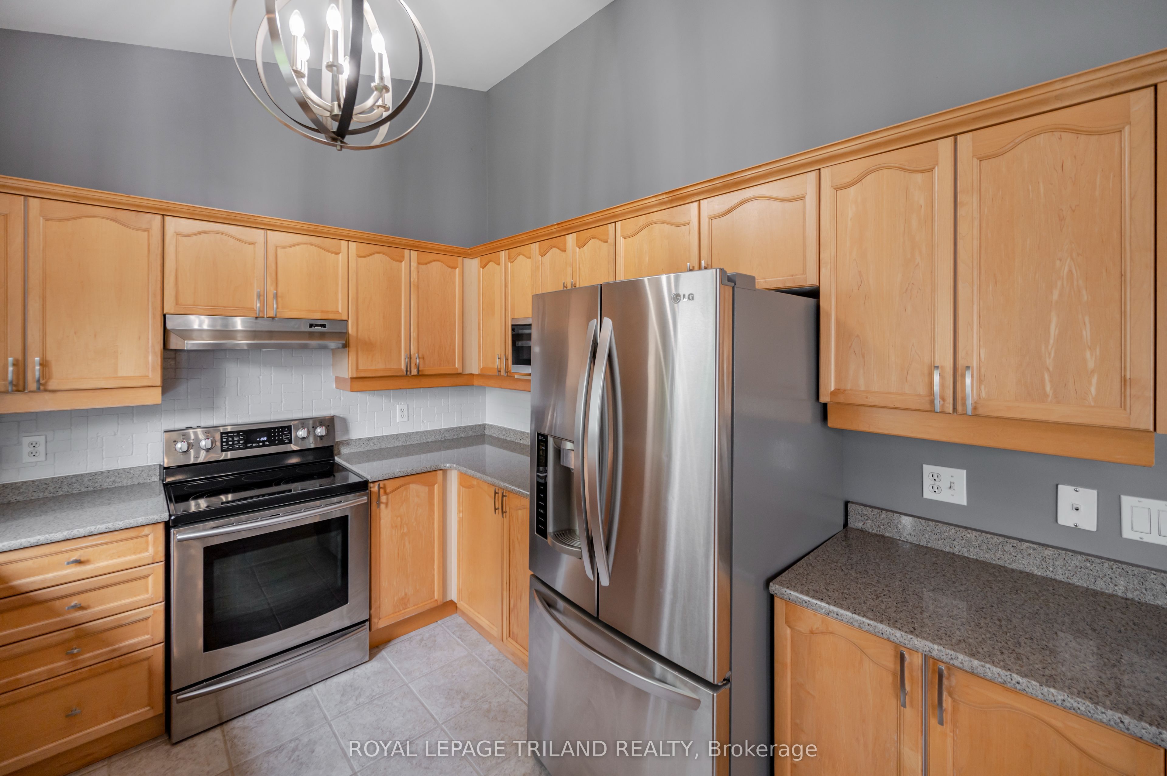 446 South Leaksdale Circle Property Photo 16