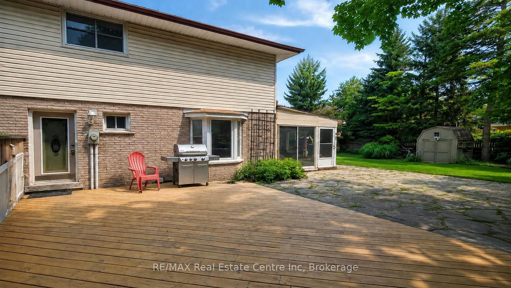 27 Elmhurst Crescent Property Photo 2