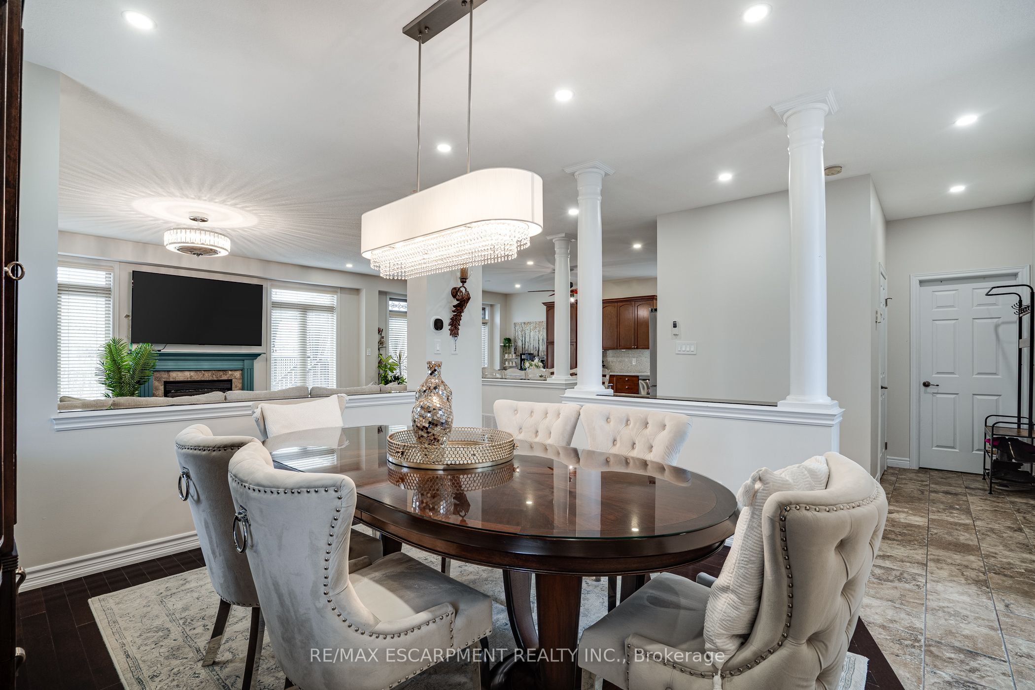 575 Stonehenge Drive Property Photo 11