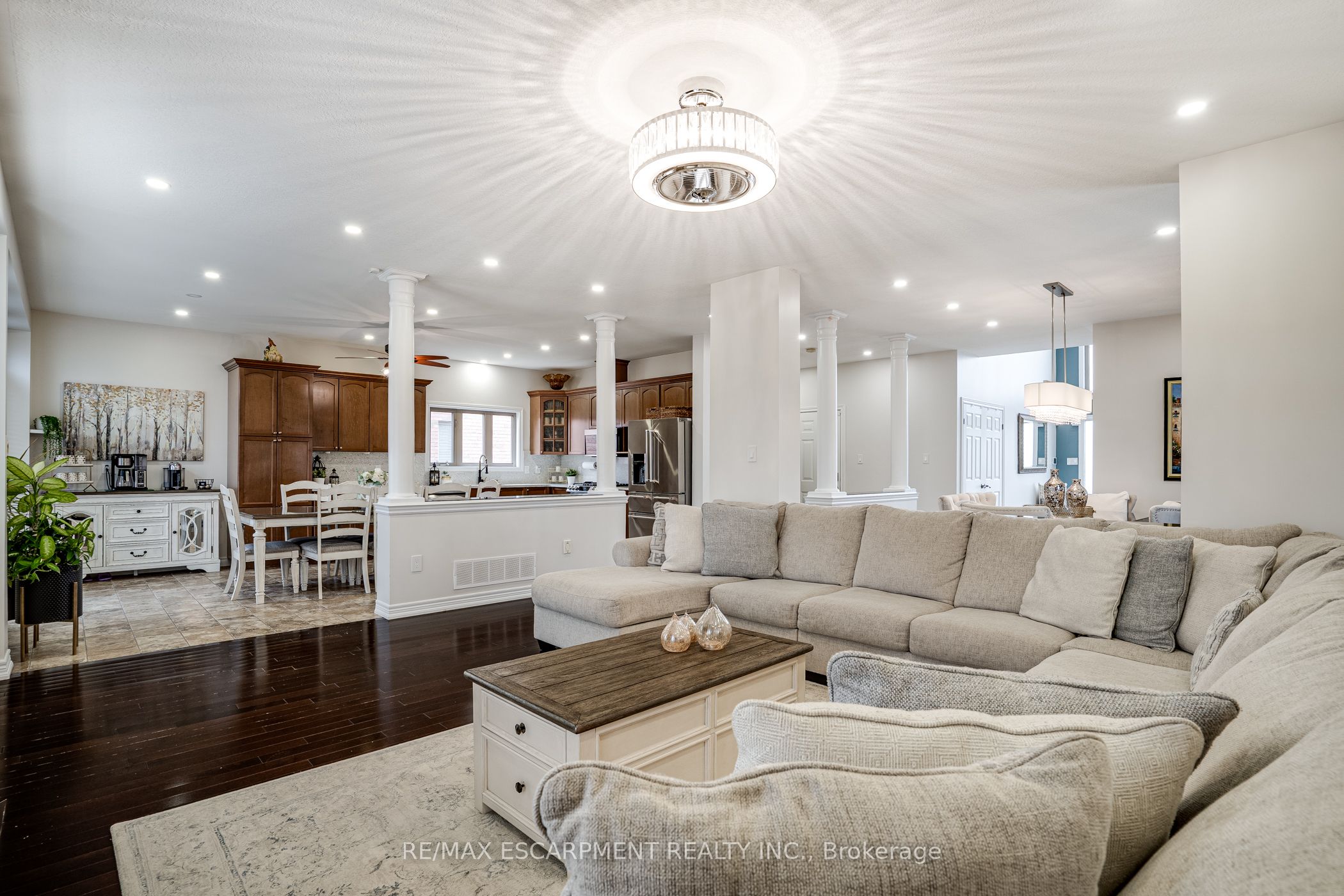 575 Stonehenge Drive Property Photo 17