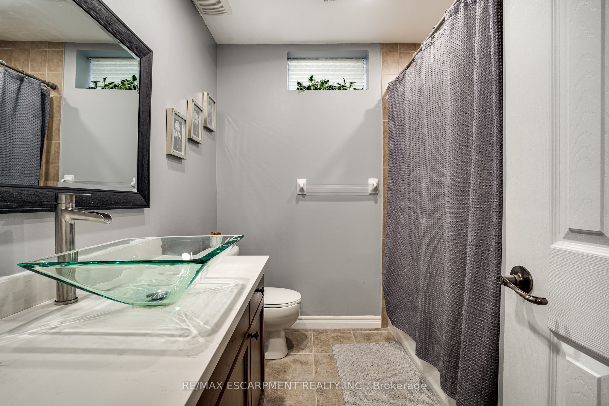 575 Stonehenge Drive Property Photo 42