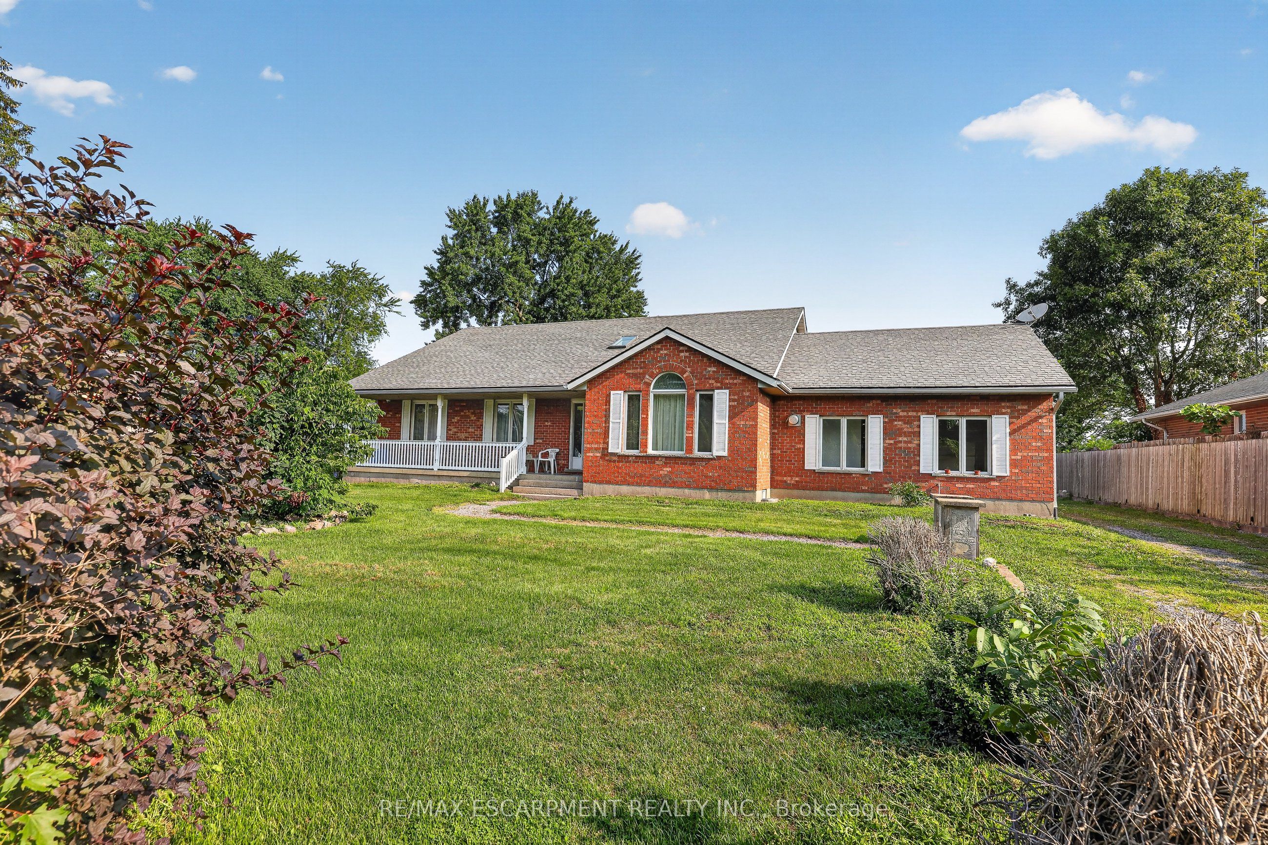 54132 Best Line Property Photo 2