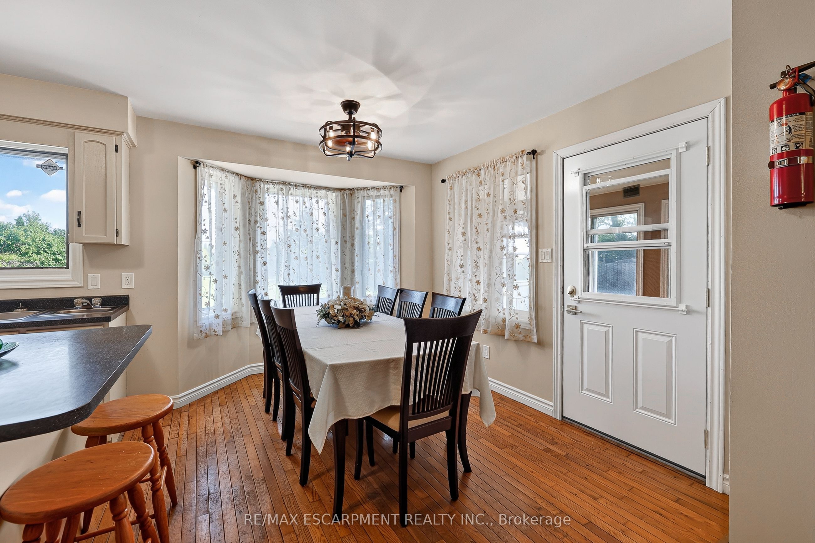 54132 Best Line Property Photo 3