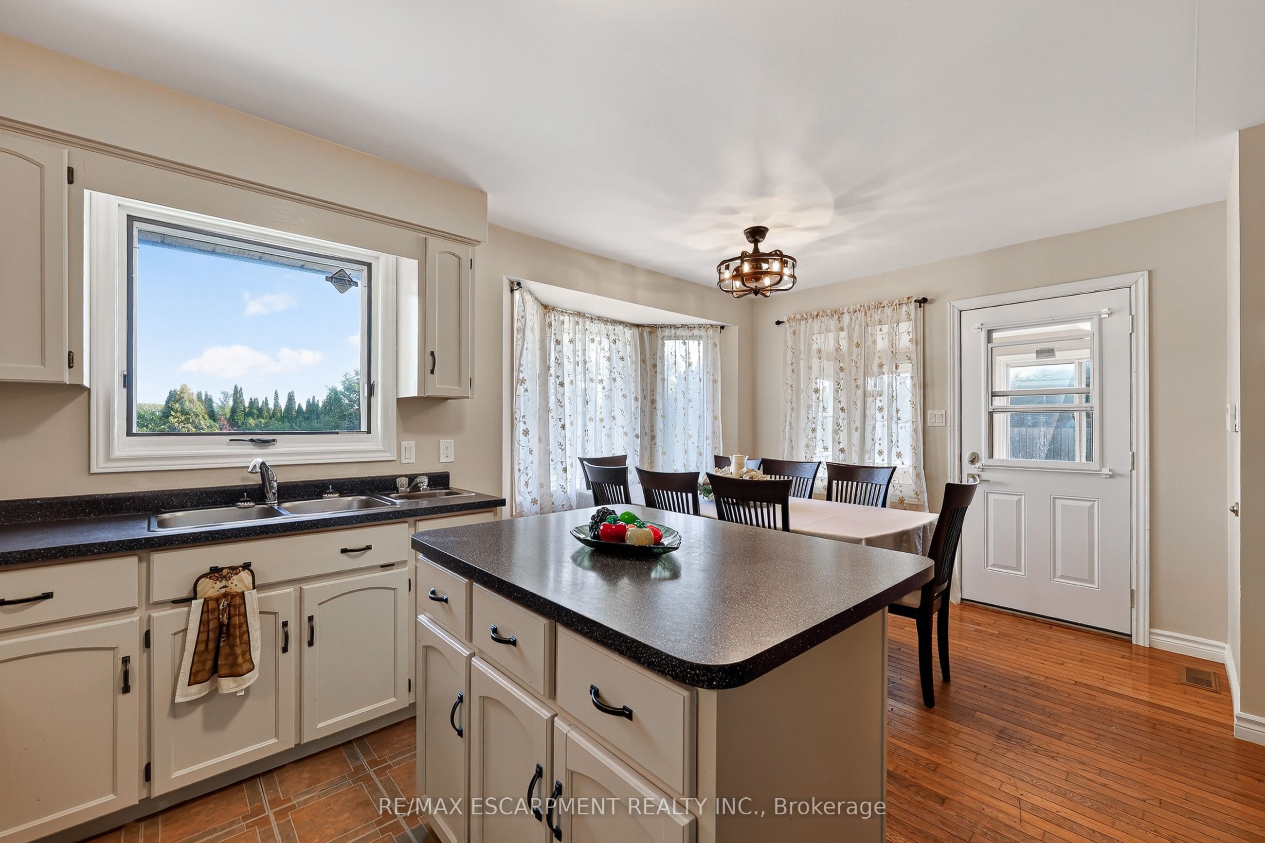 54132 Best Line Property Photo 8