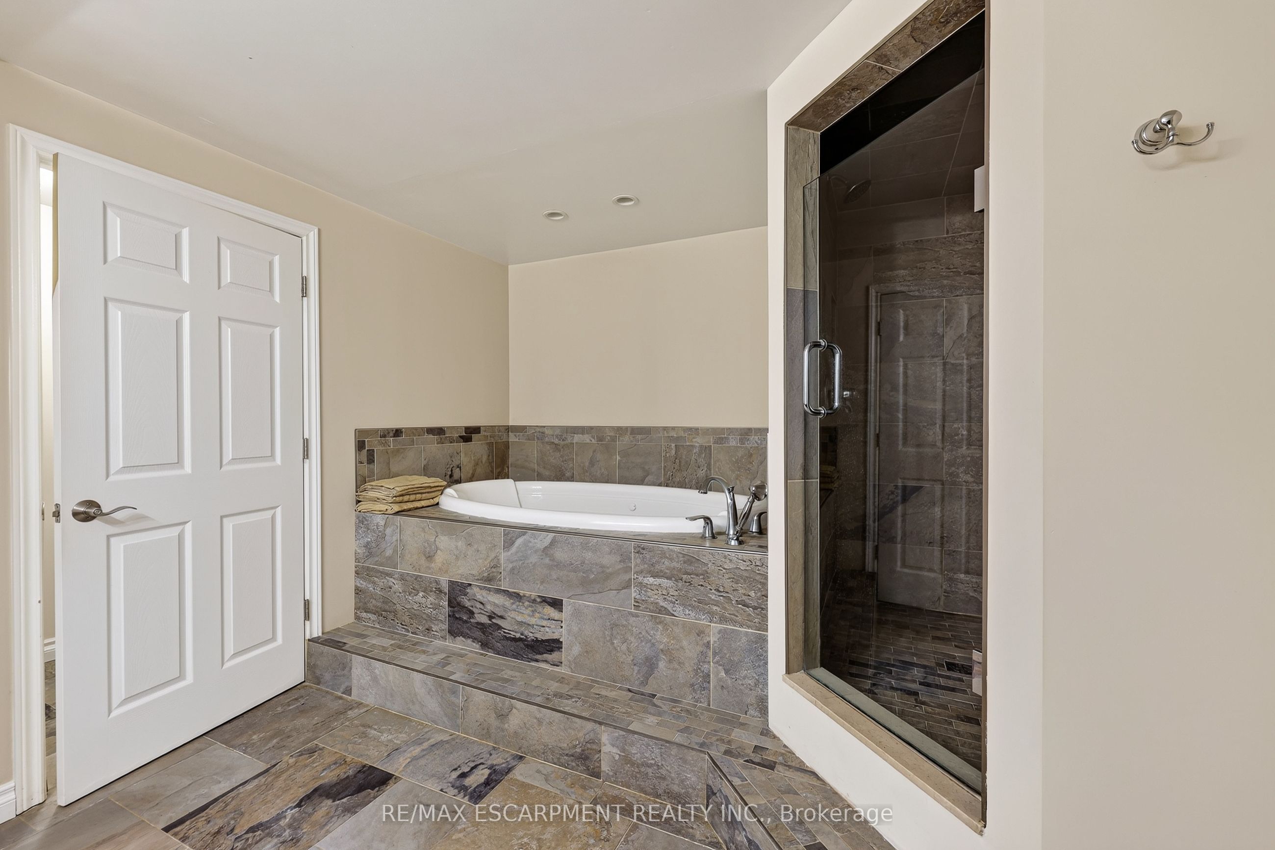 54132 Best Line Property Photo 34