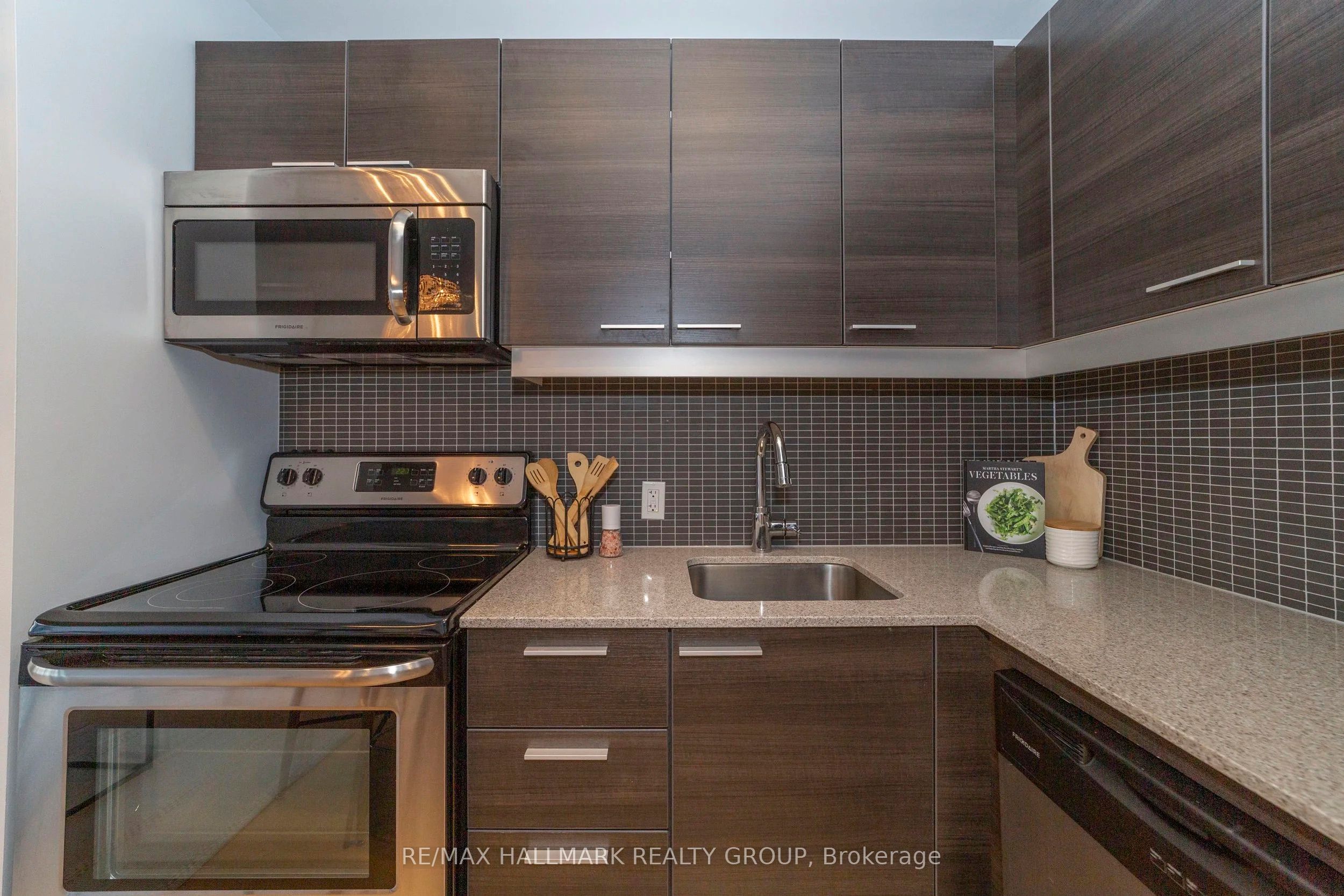 349 Mcleod Street 632 Property Photo 6