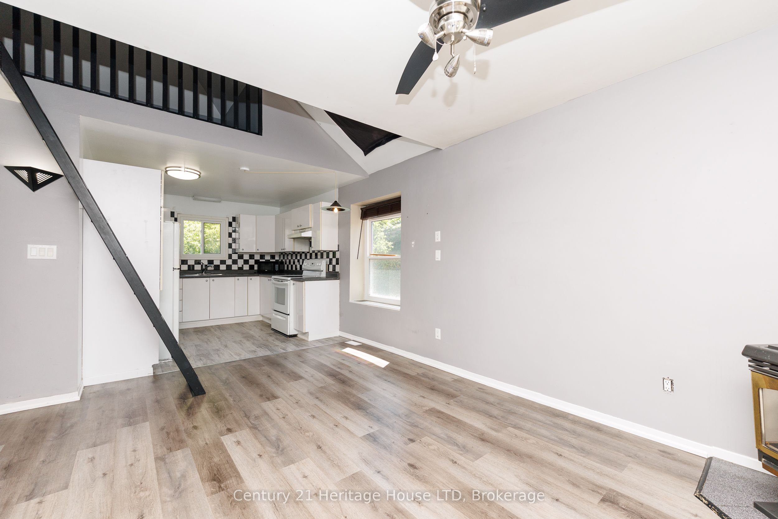 164 Lake Street Property Photo 6