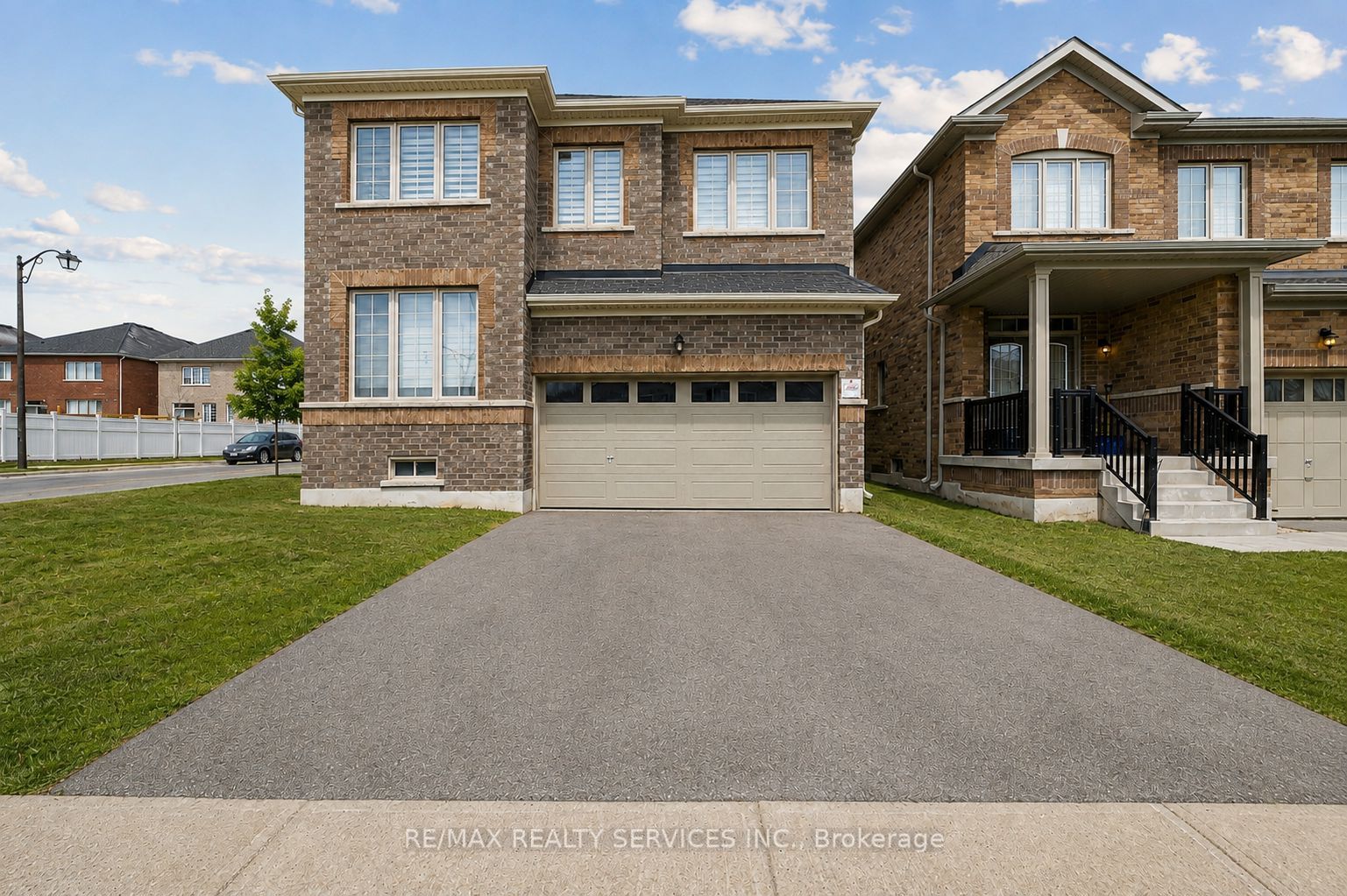525 Red Elm Road Property Photo 1