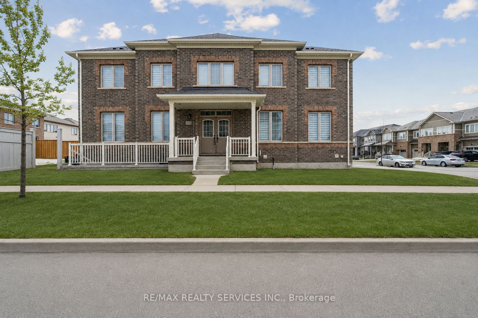 525 Red Elm Road Property Photo 3
