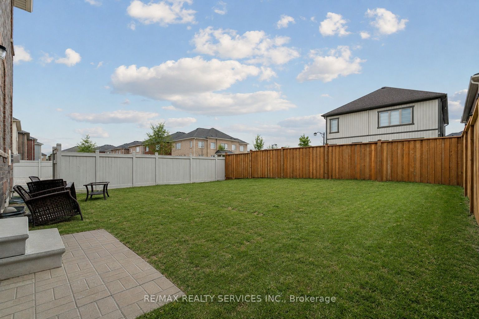 525 Red Elm Road Property Photo 32