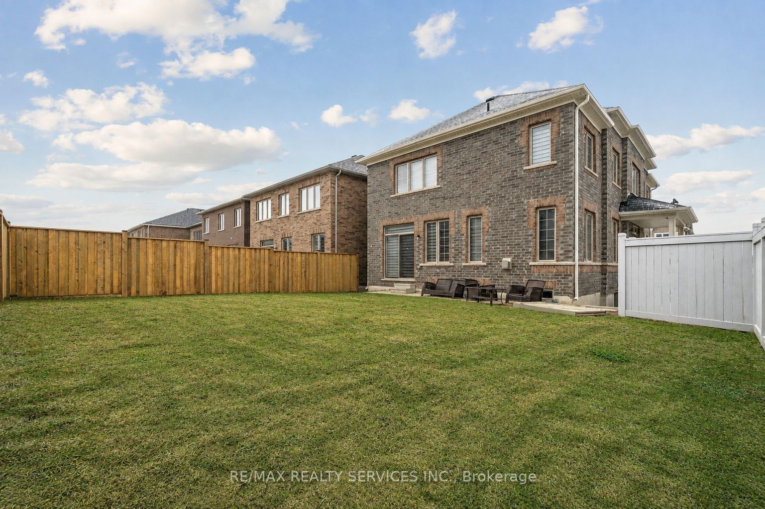 525 Red Elm Road Property Photo 33