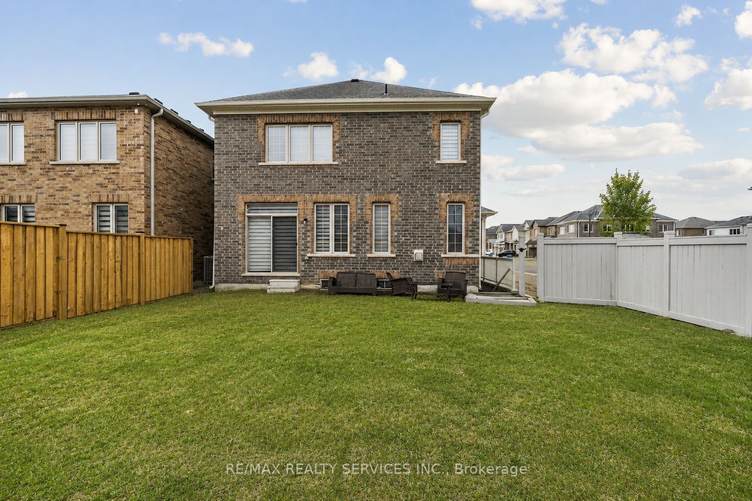 525 Red Elm Road Property Photo 34