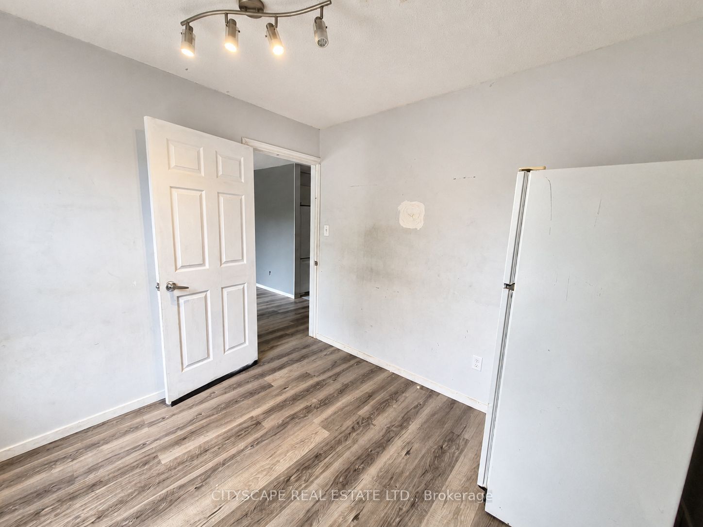 850 Berkshire Drive 8 Property Photo 8