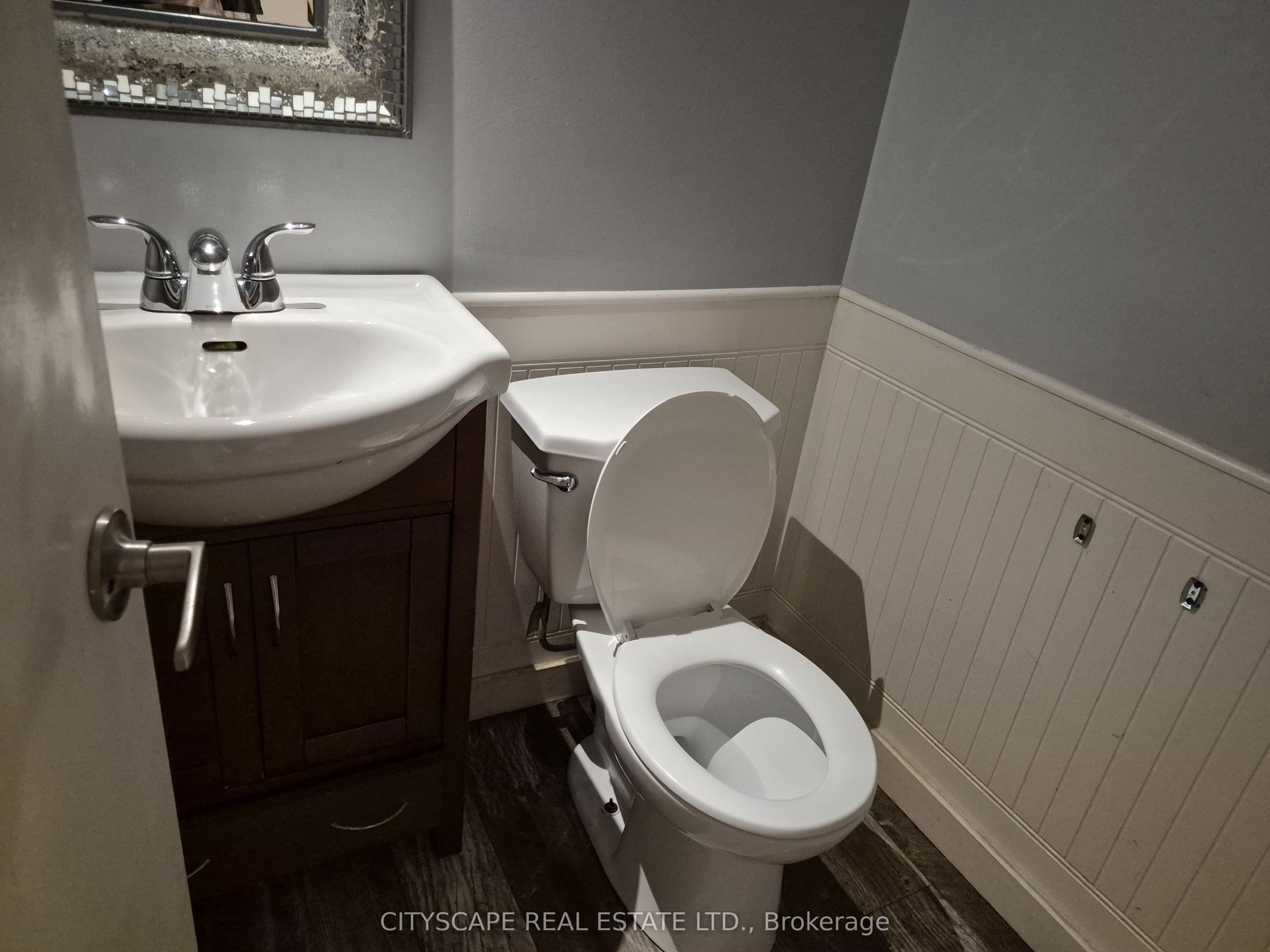 850 Berkshire Drive 8 Property Photo 27